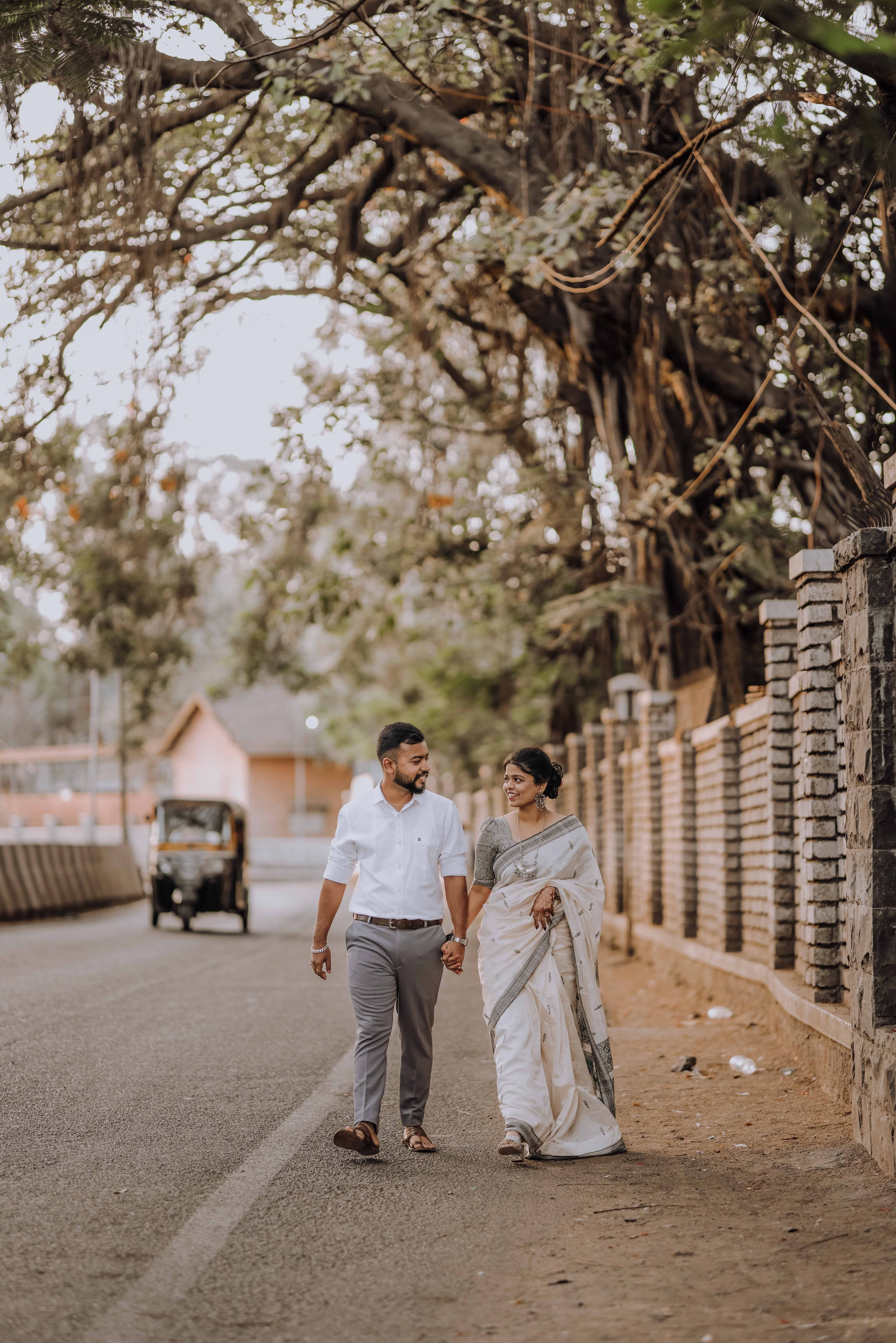Pre-wedding photography in Satara by Sumit Chavan - Engagement shoot