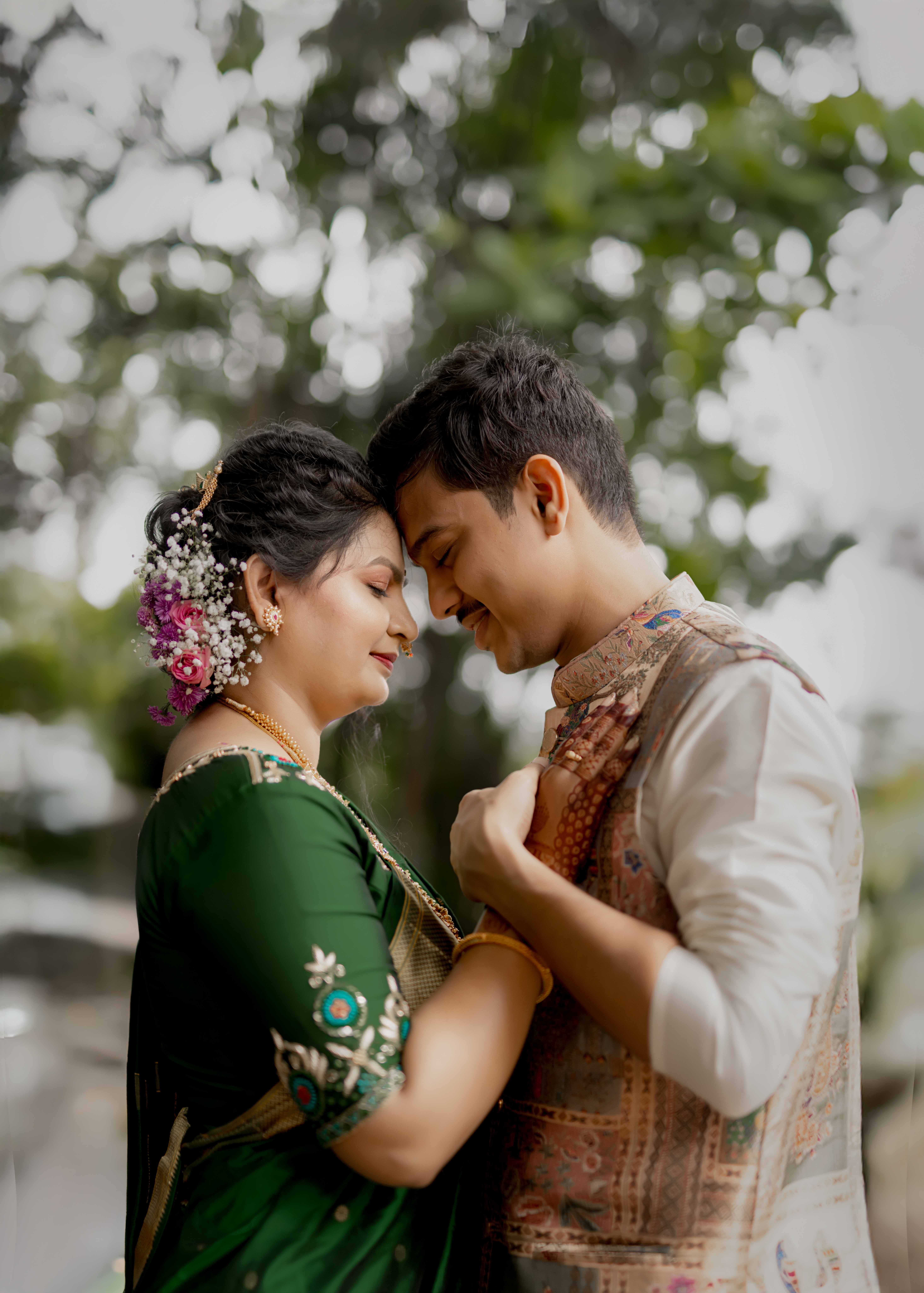 engagement romantic atmosphere - engagement photography portfolio