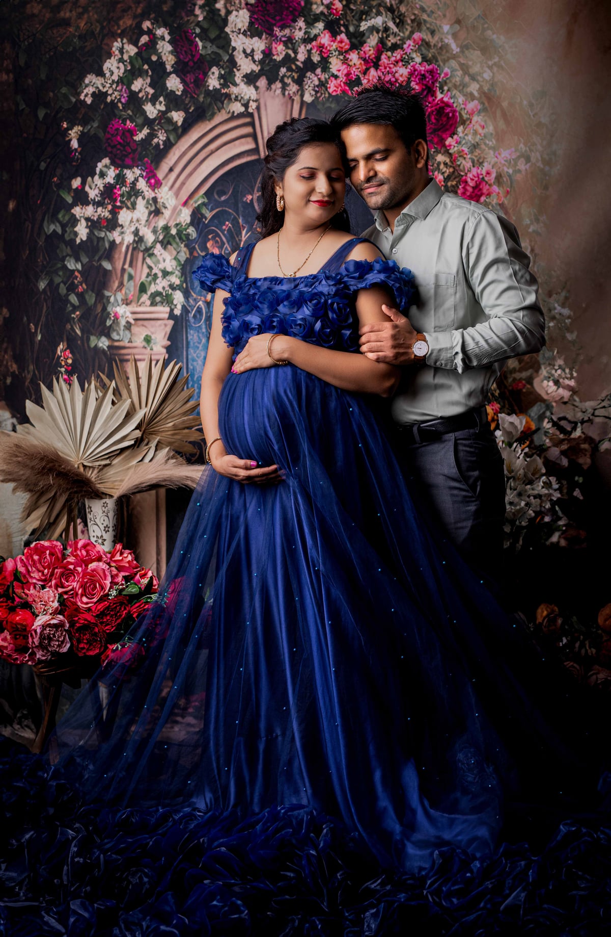 Maternity photography in Satara by Sumit Chavan - Pregnancy portrait