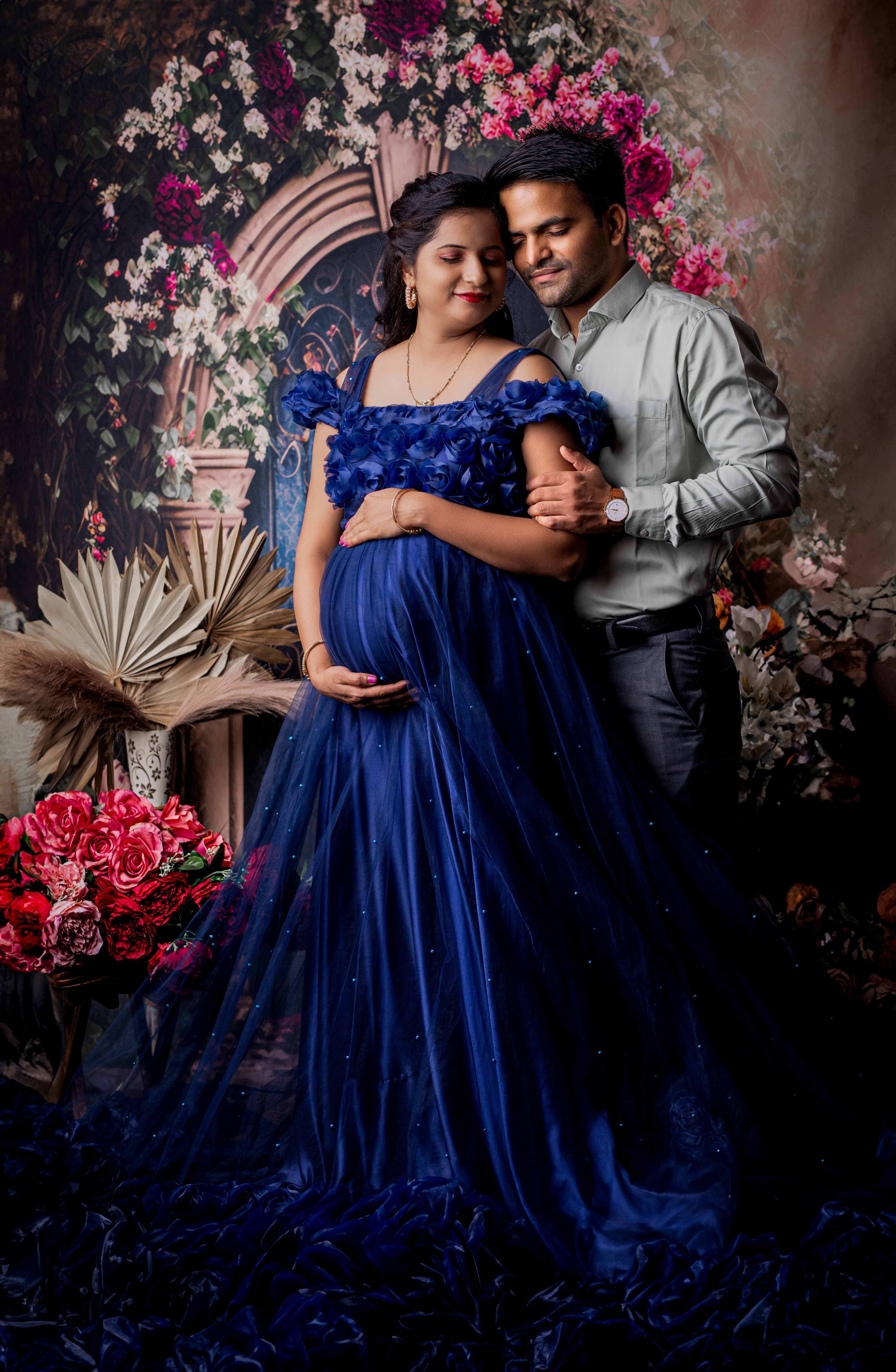 maternity artistic composition - maternity photography portfolio