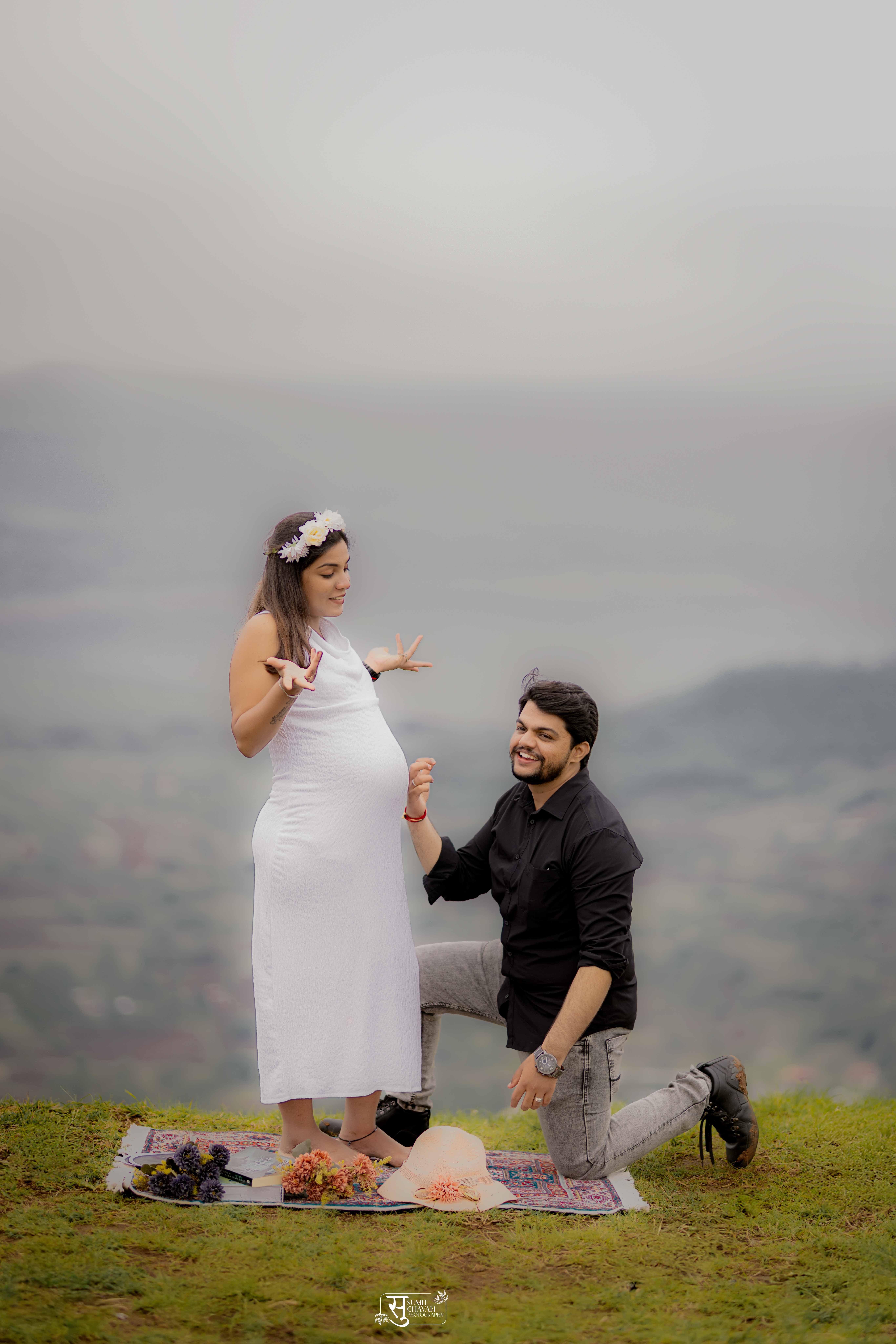 maternity artistic composition - maternity photography portfolio