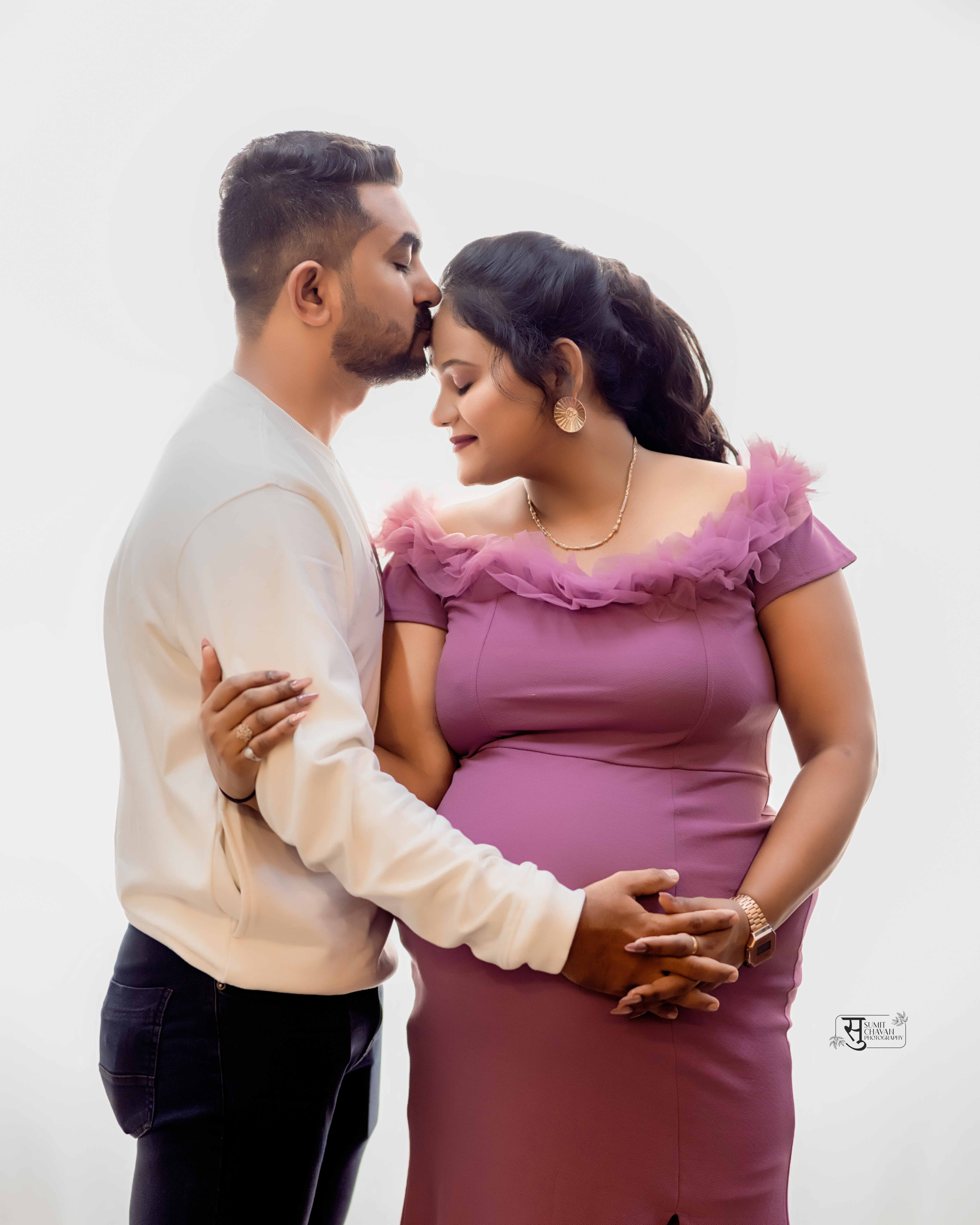 maternity intimate moments - maternity photography portfolio