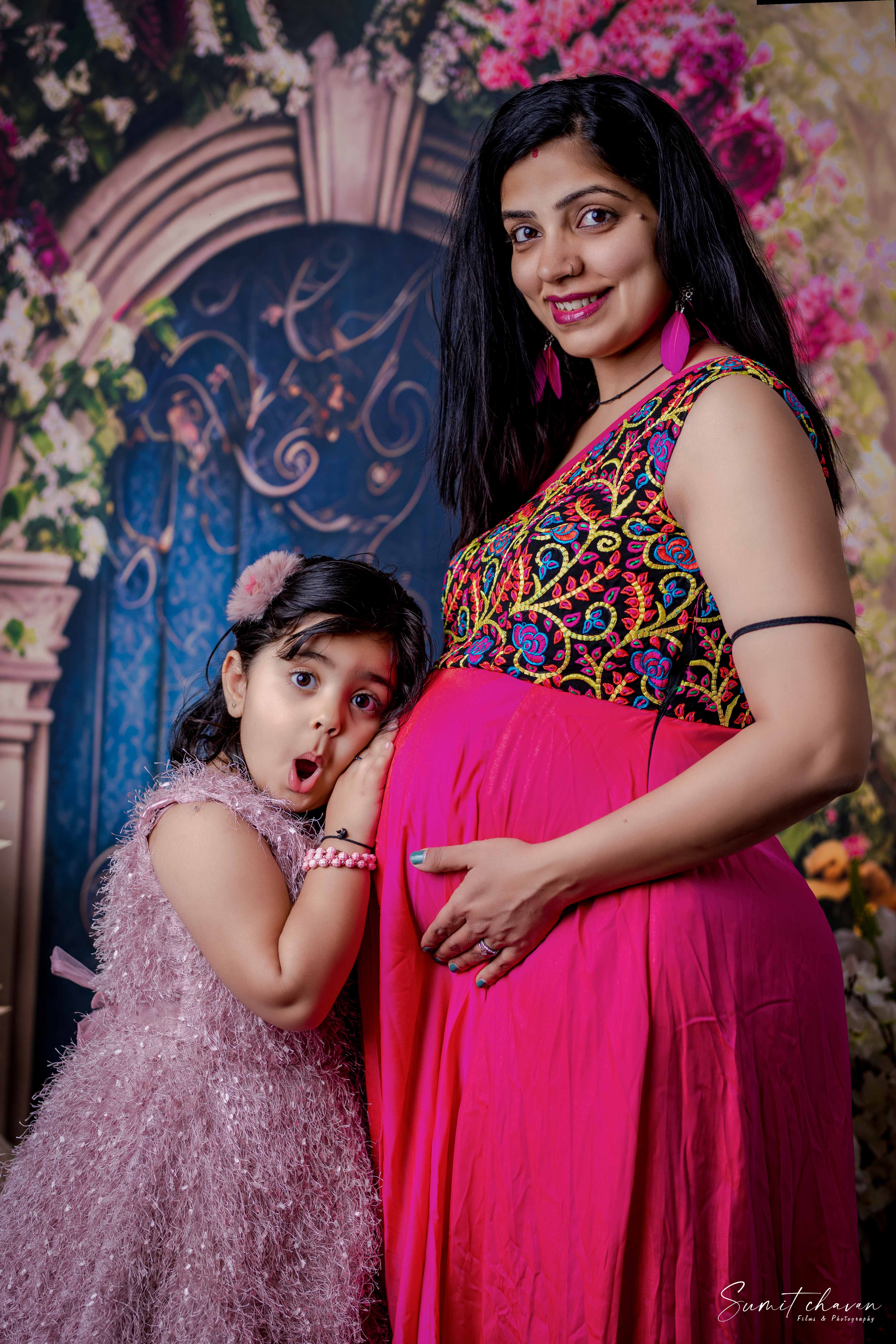 maternity romantic atmosphere - maternity photography portfolio