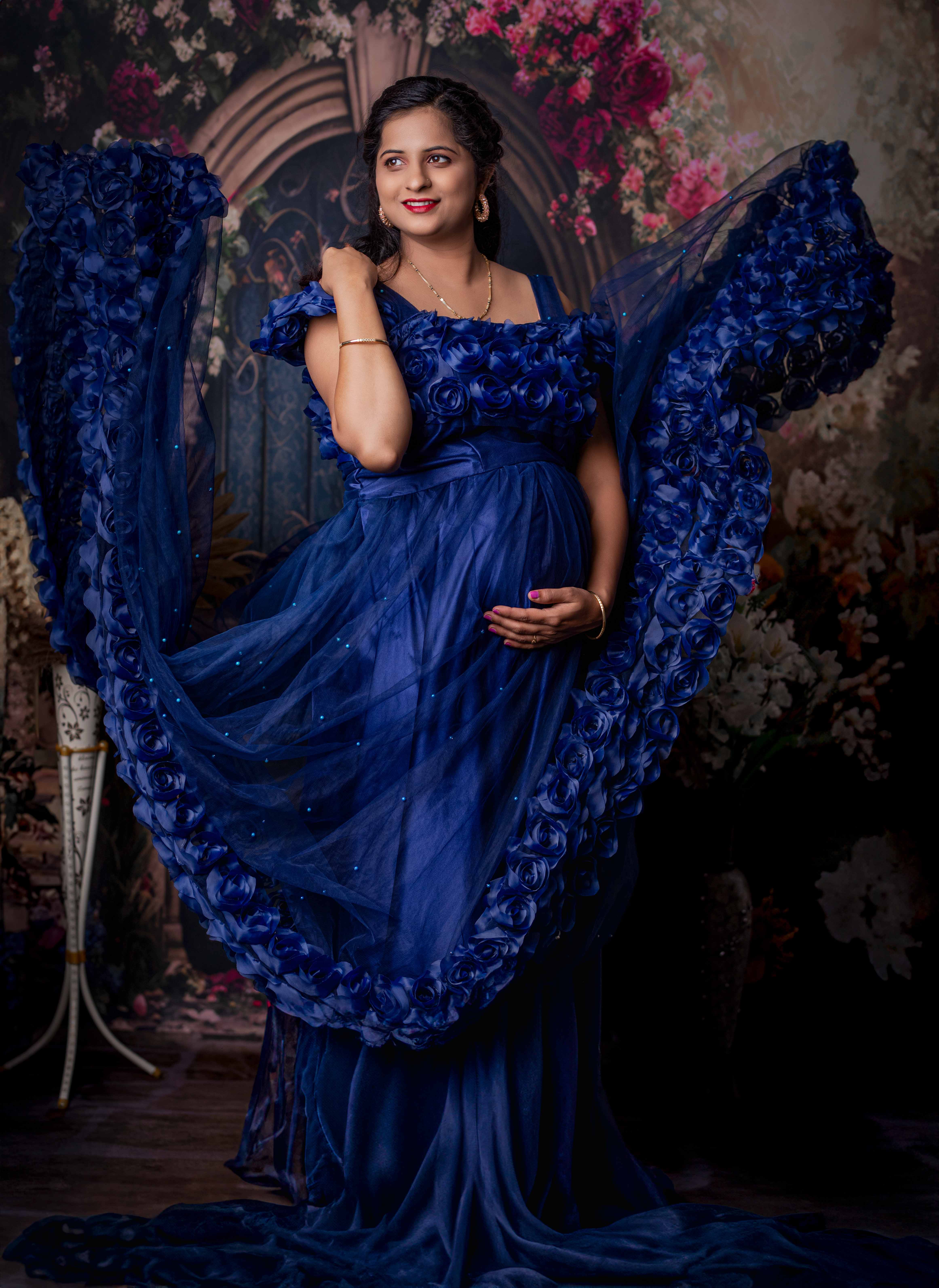 maternity stunning backdrop - maternity photography portfolio