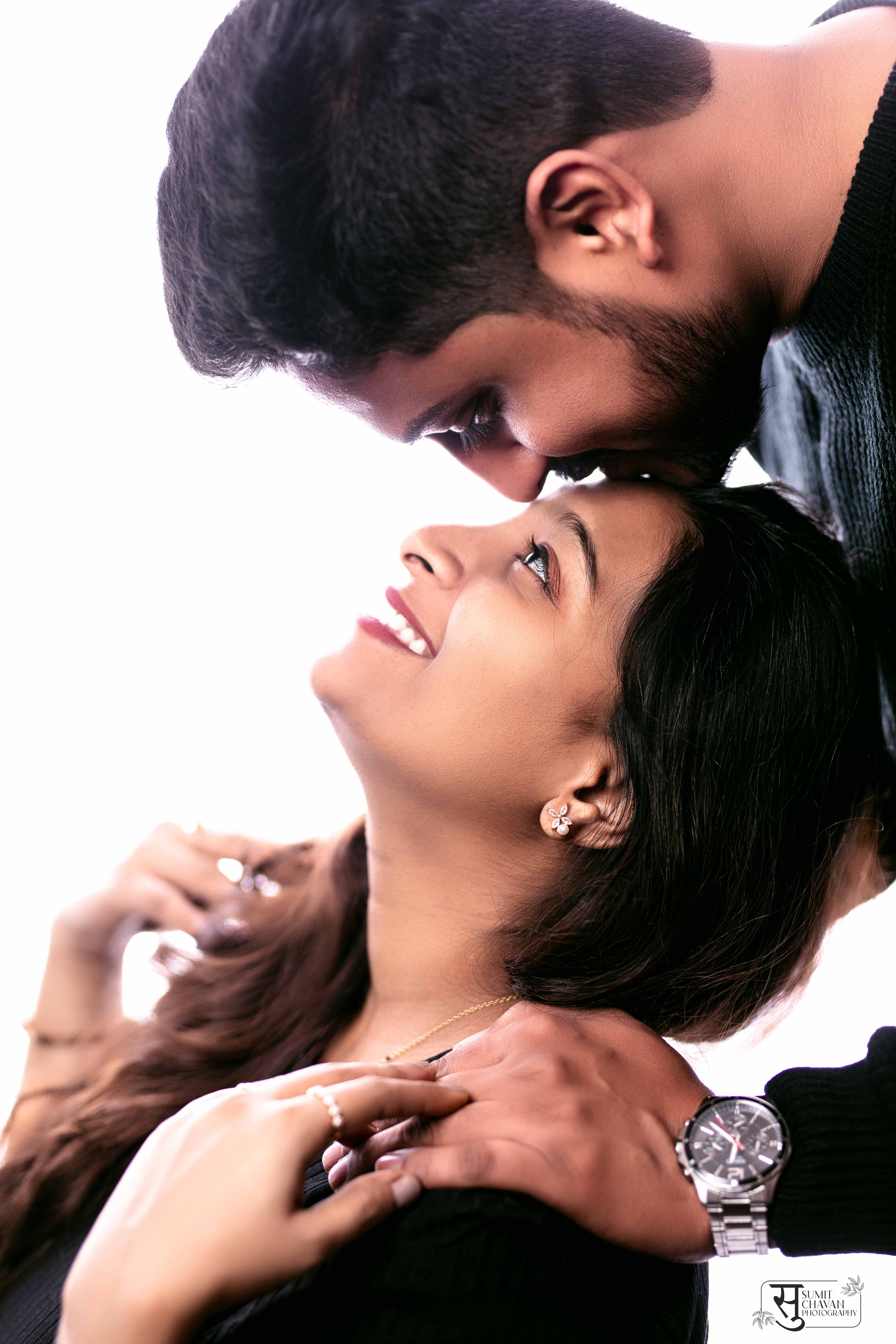 Glowing maternity collection - artistic pregnancy portraits in Satara