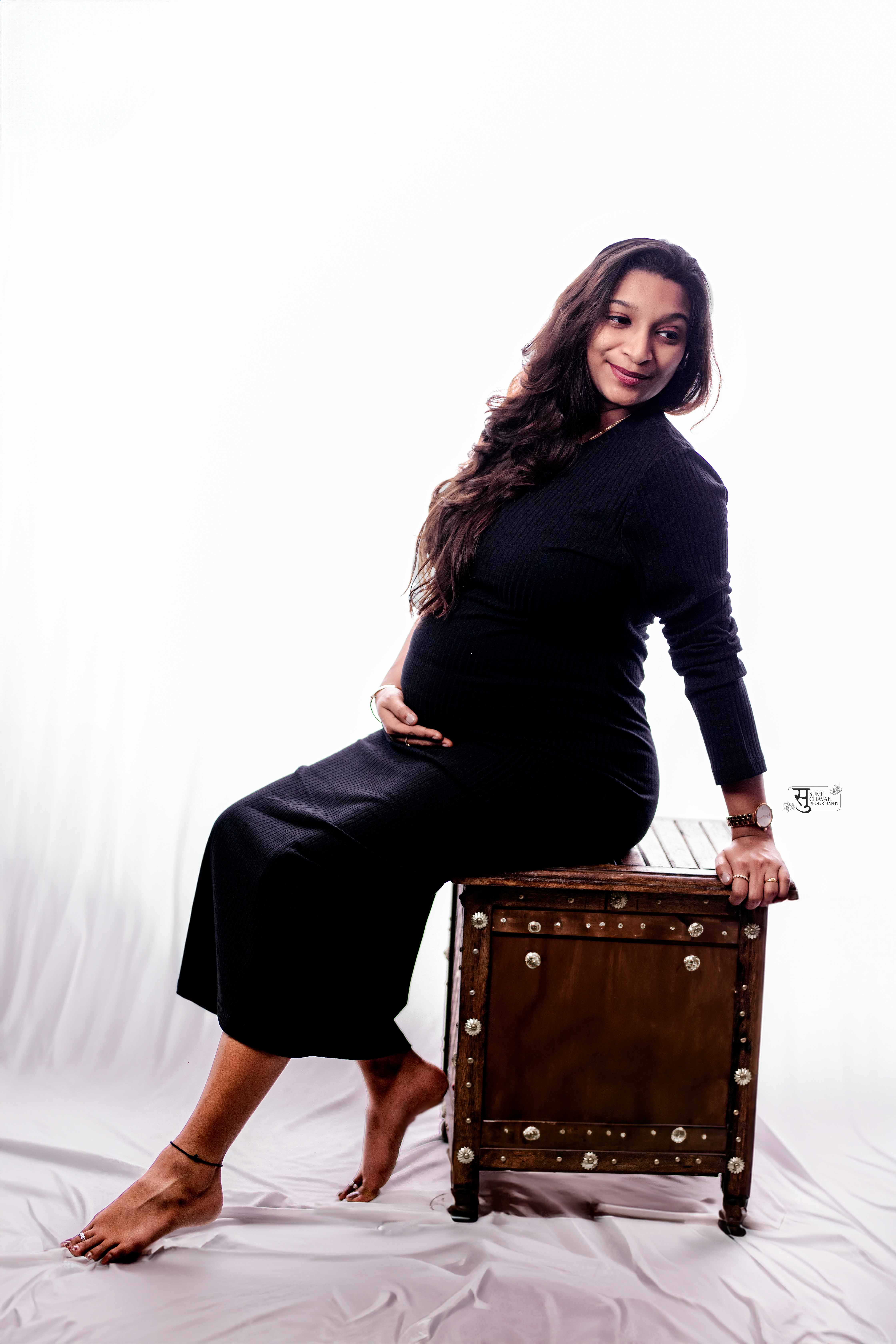 Glowing maternity collection - precious pregnancy moments in Satara