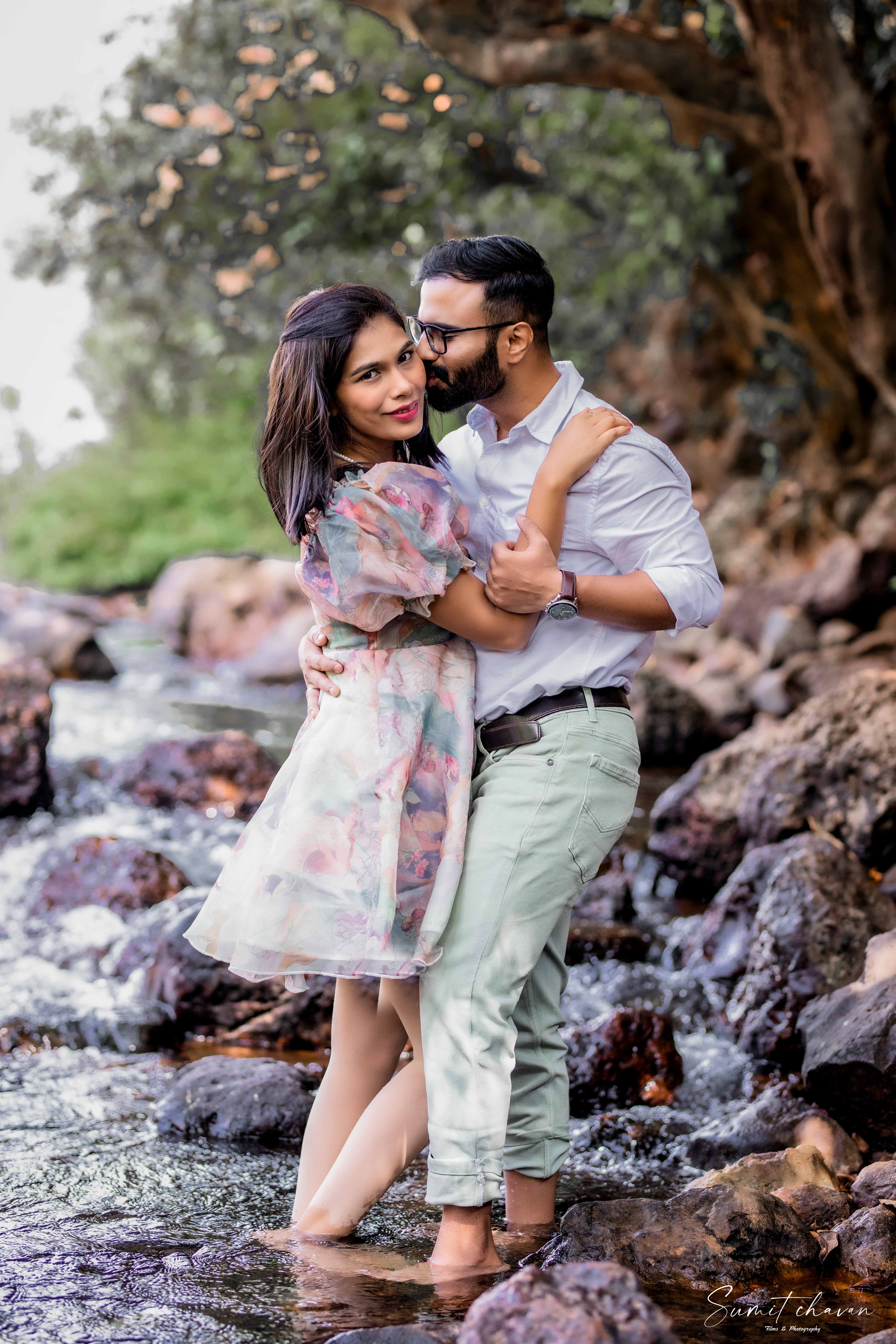 Akshay and Neha pre-wedding collection Satara - beautiful photography