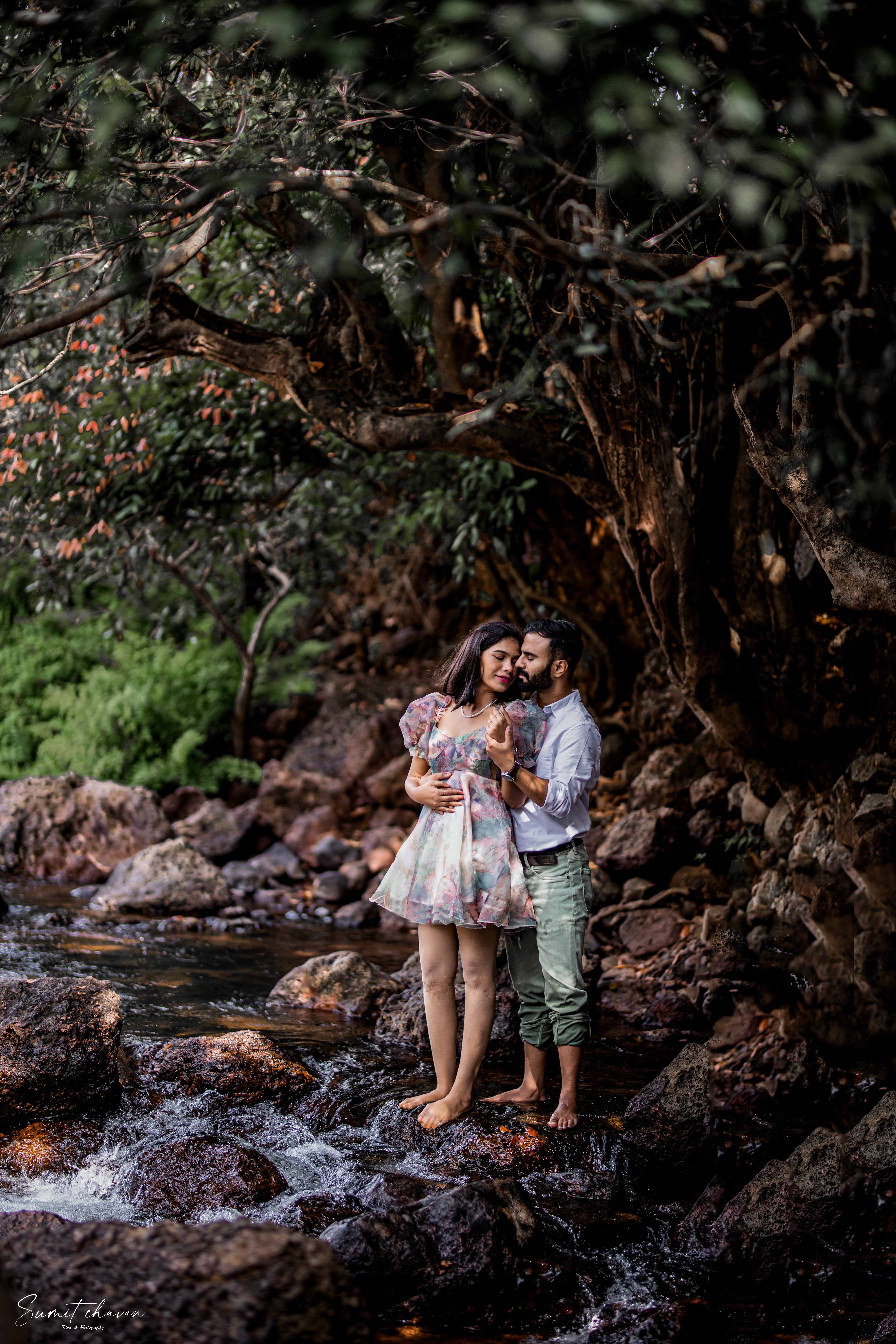 Akshay and Neha pre-wedding shoot Satara - beautiful couple moments