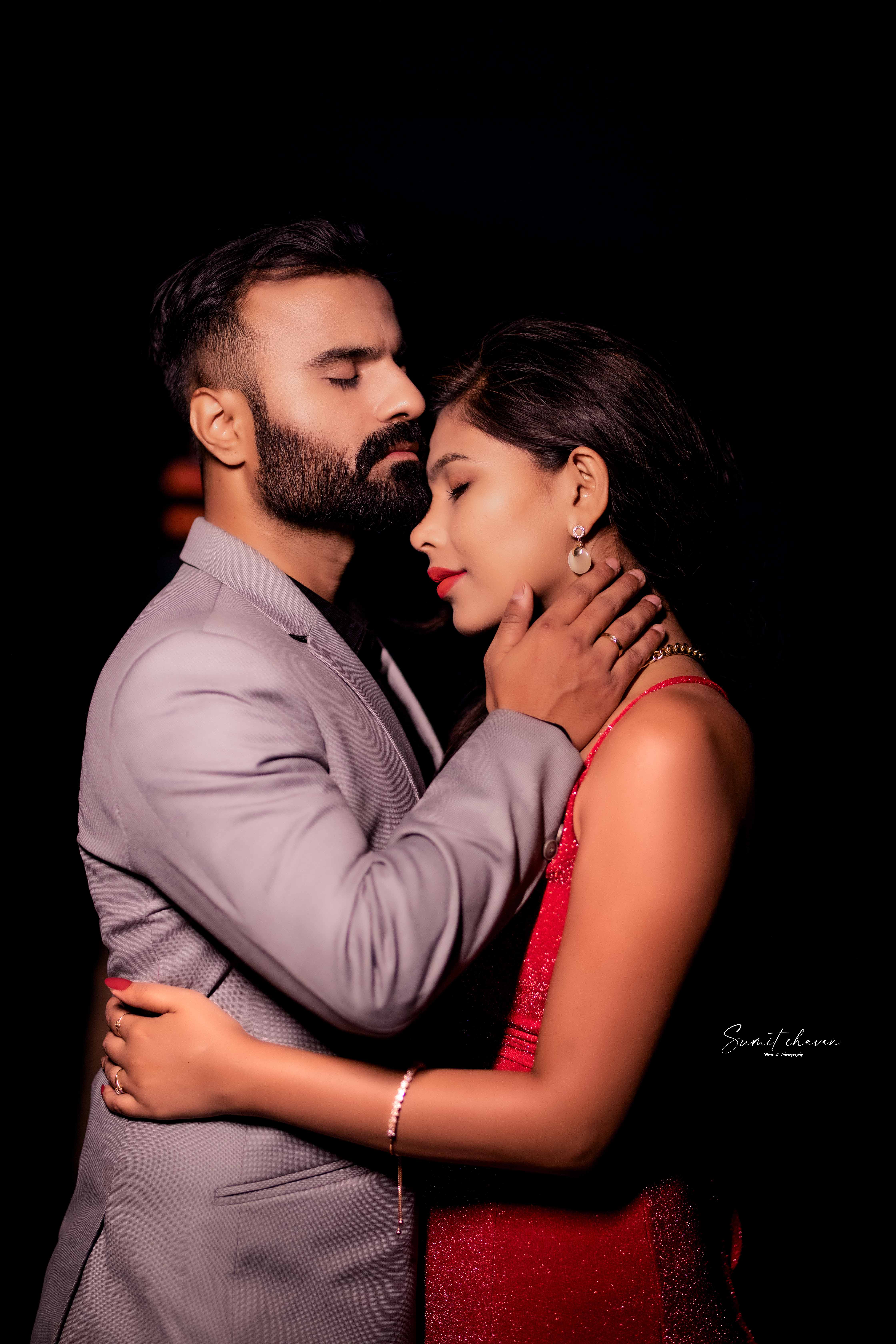 Akshay and Neha romantic pre-wedding photography Satara - beautiful moments