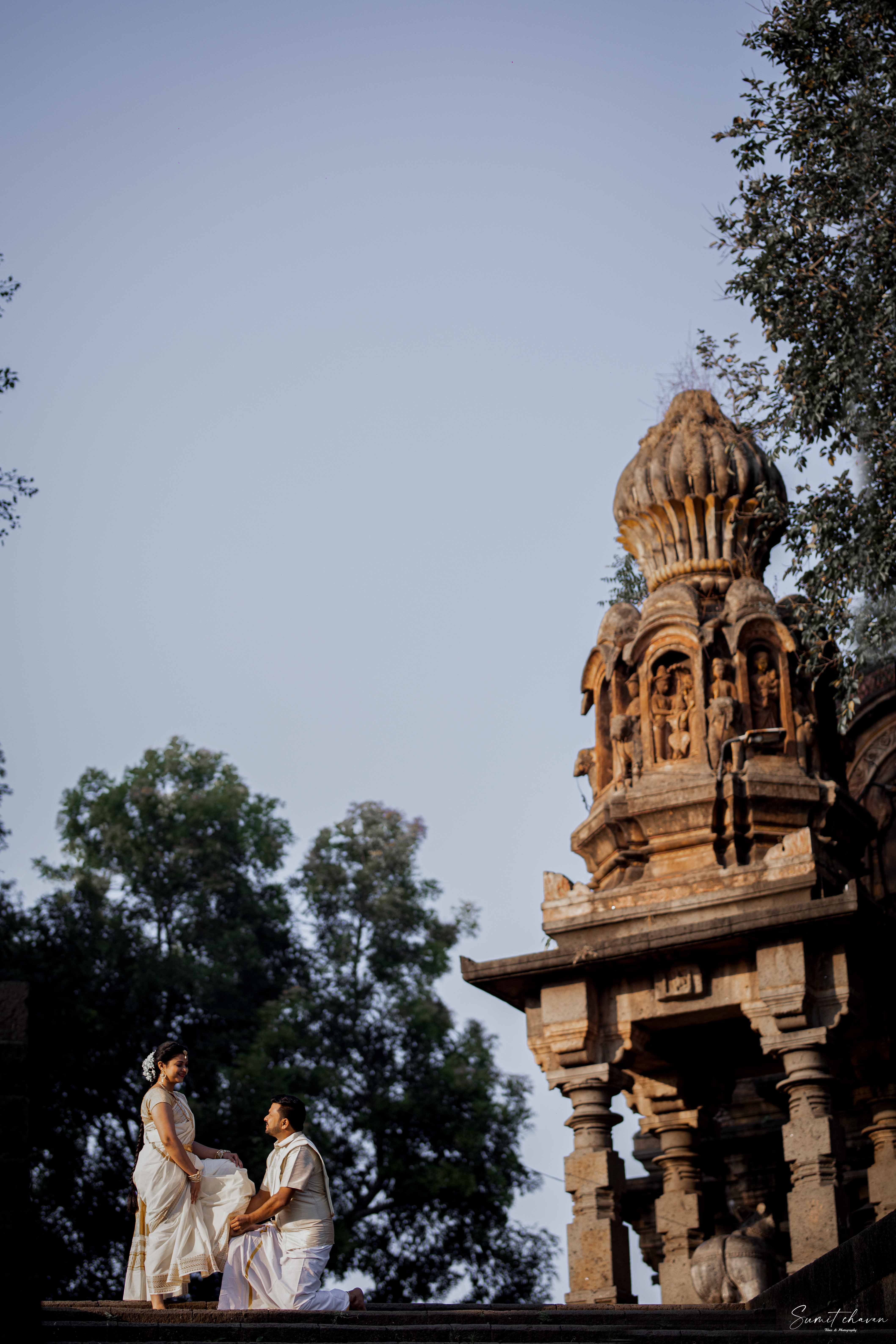 Sangam Mahuli elegant pre-wedding photography Satara - couple session