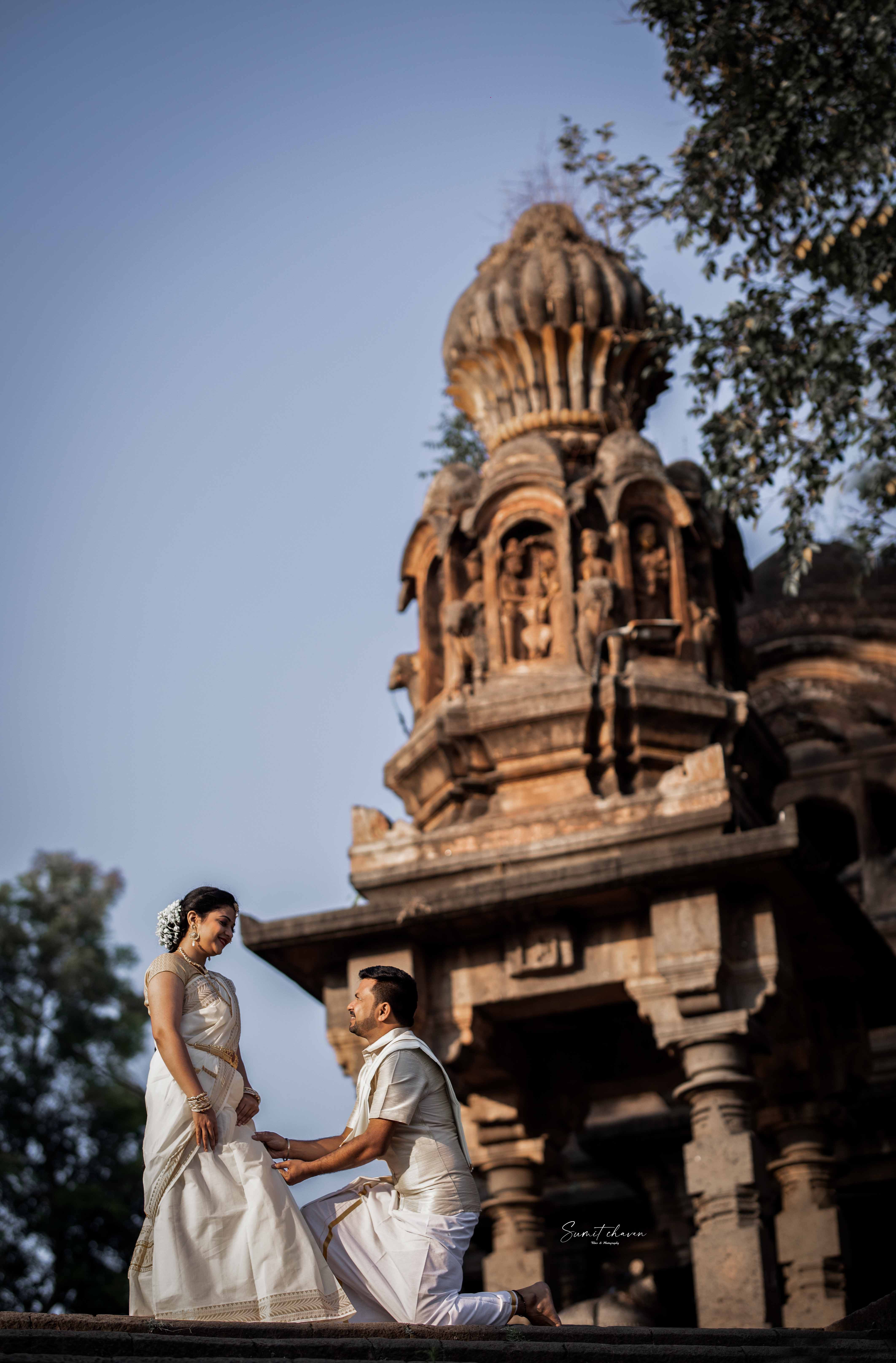 Sangam and Mahuli pre-wedding shoot Satara - elegant moments