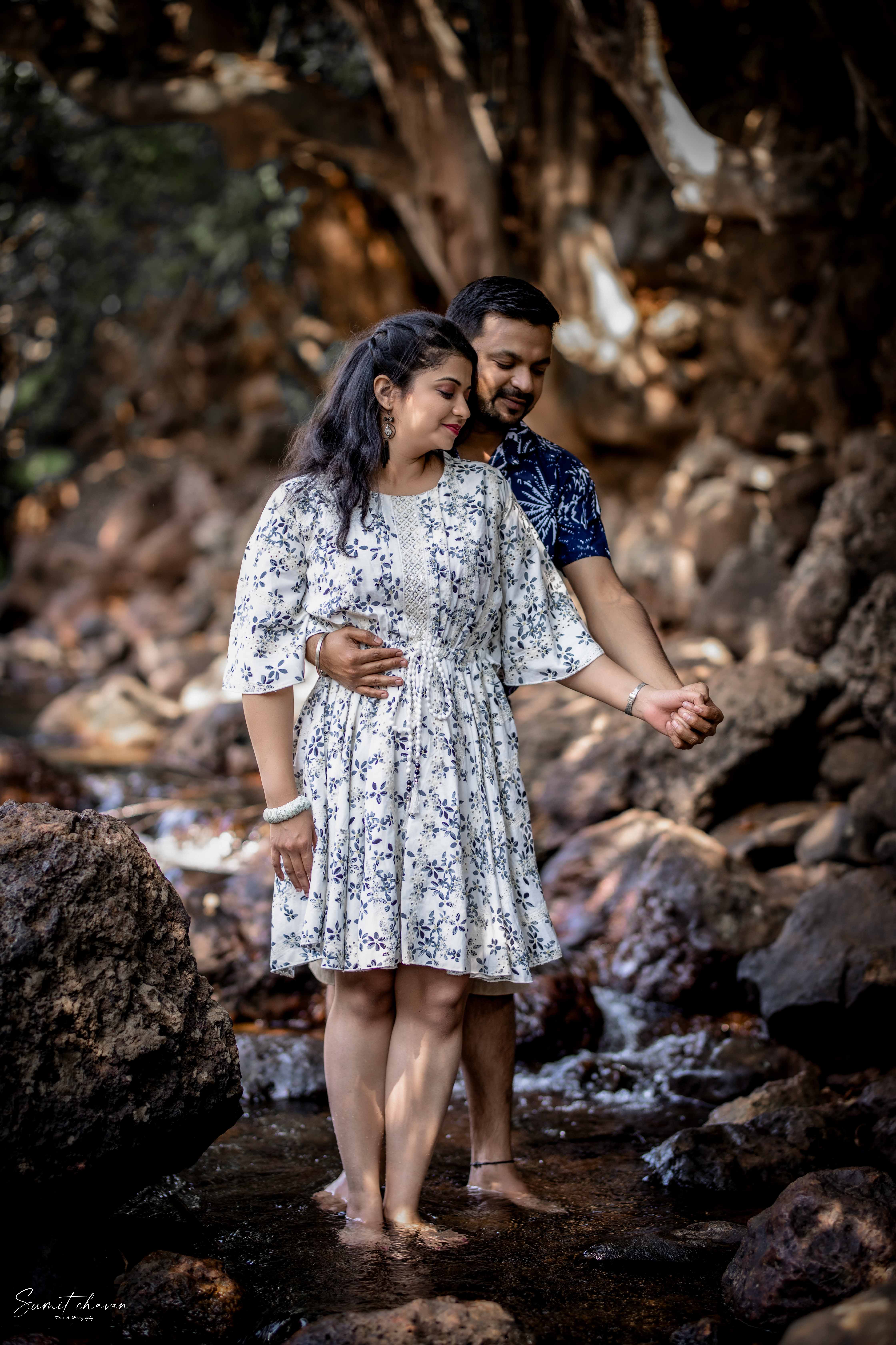 Sangam and Mahuli pre-wedding collection Satara - elegant moments