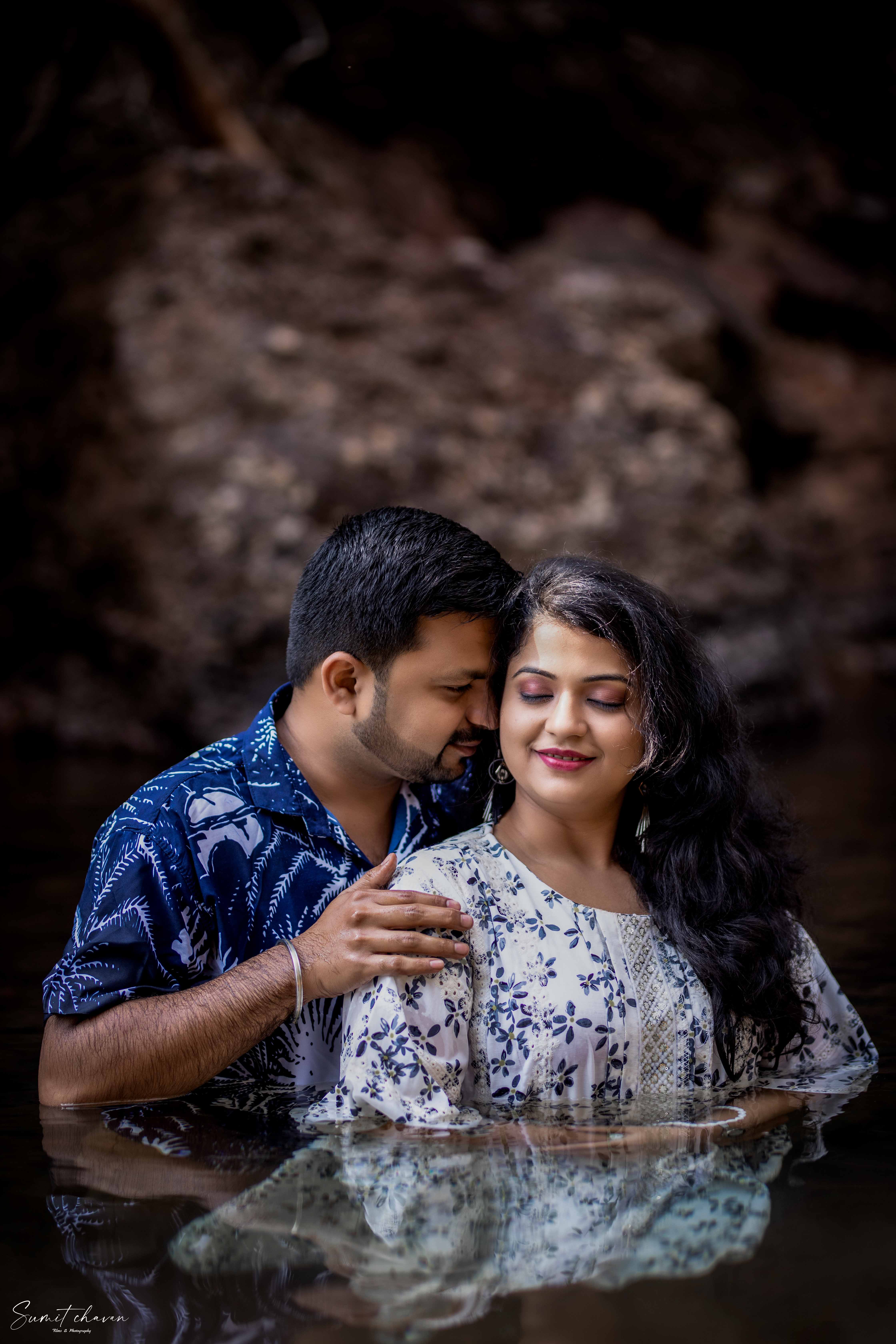 Sangam Mahuli elegant pre-wedding photography Satara - couple session