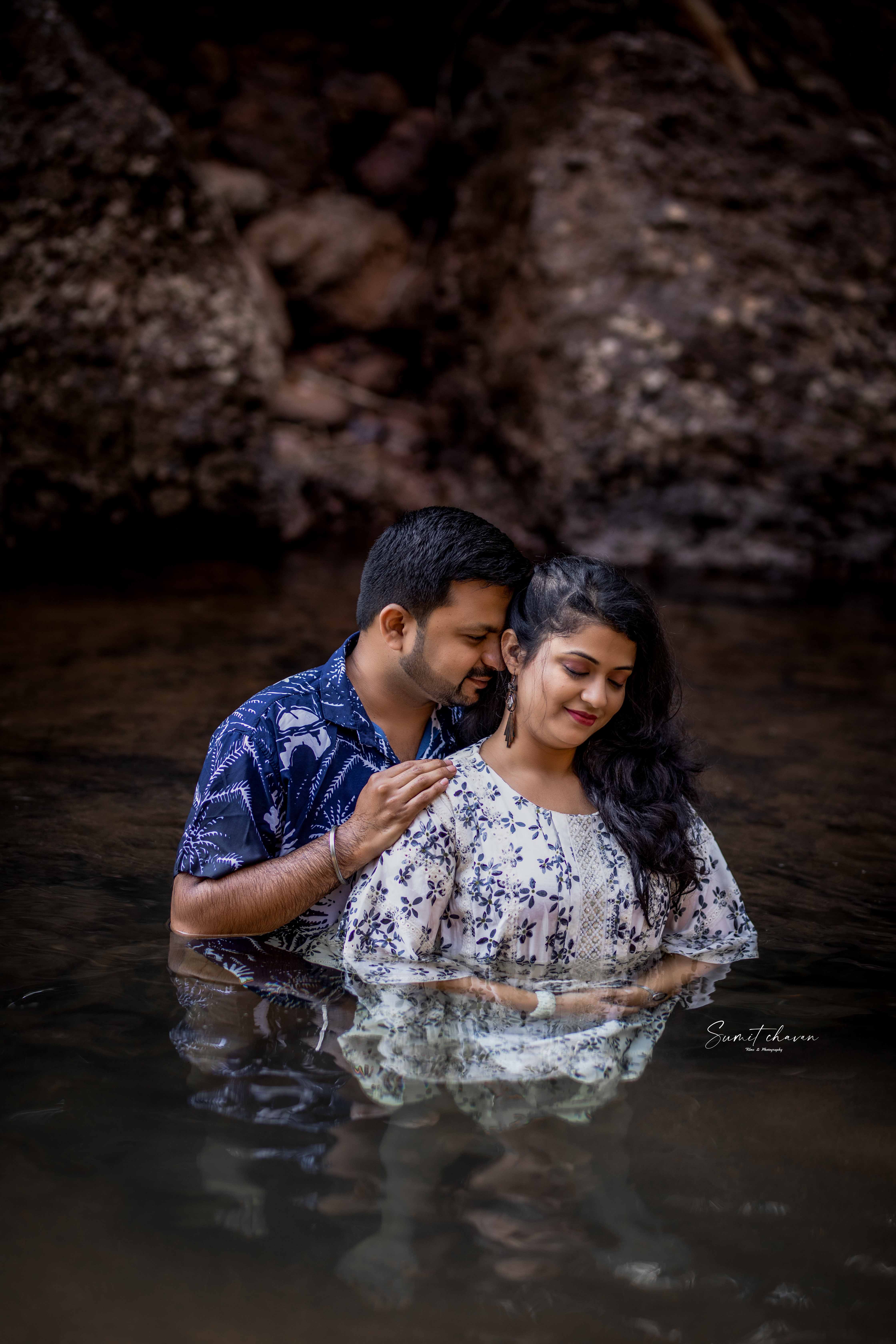 Sangam and Mahuli pre-wedding shoot Satara - stunning couple portraits