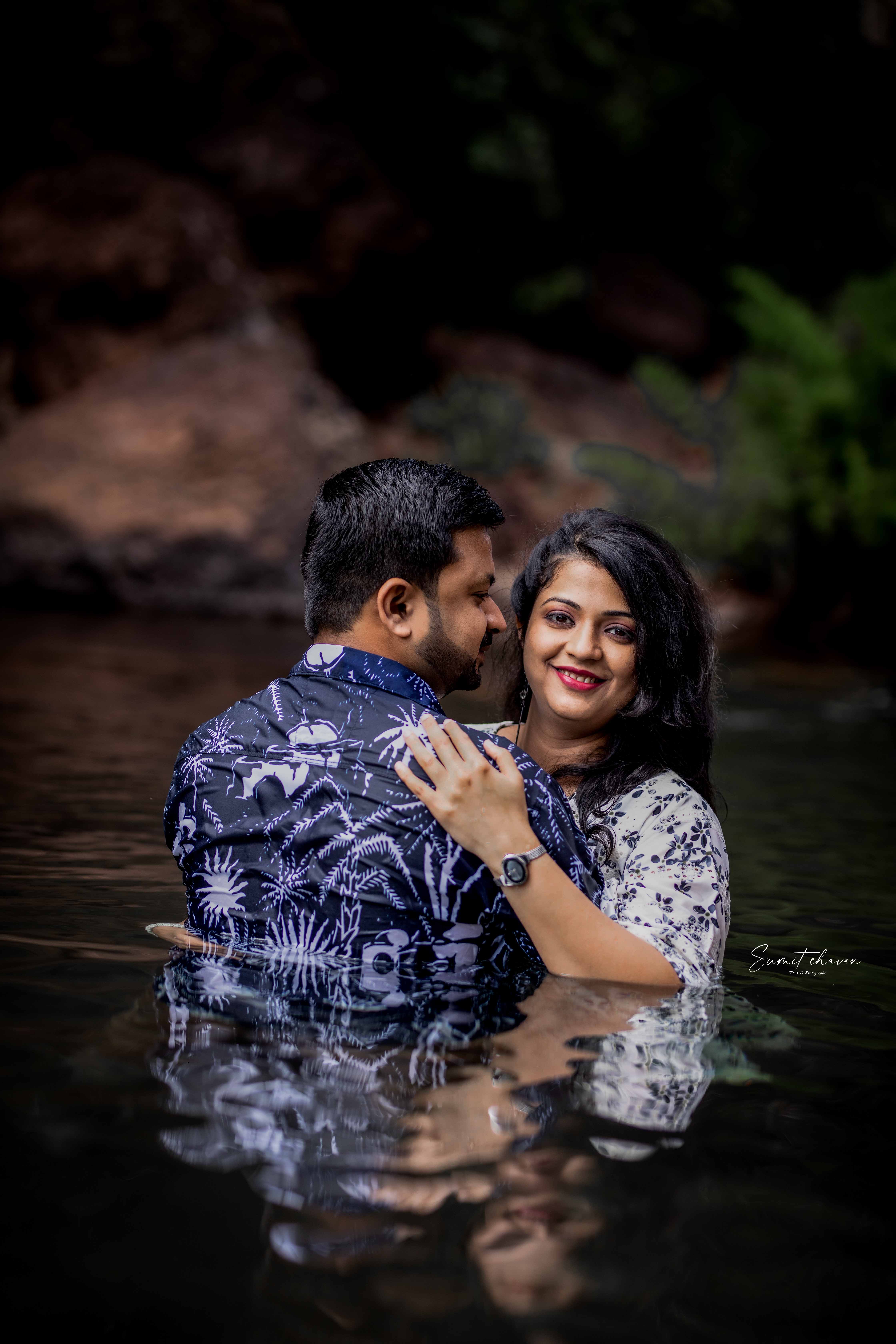 Sangam Mahuli elegant pre-wedding photography Satara - beautiful couple portraits