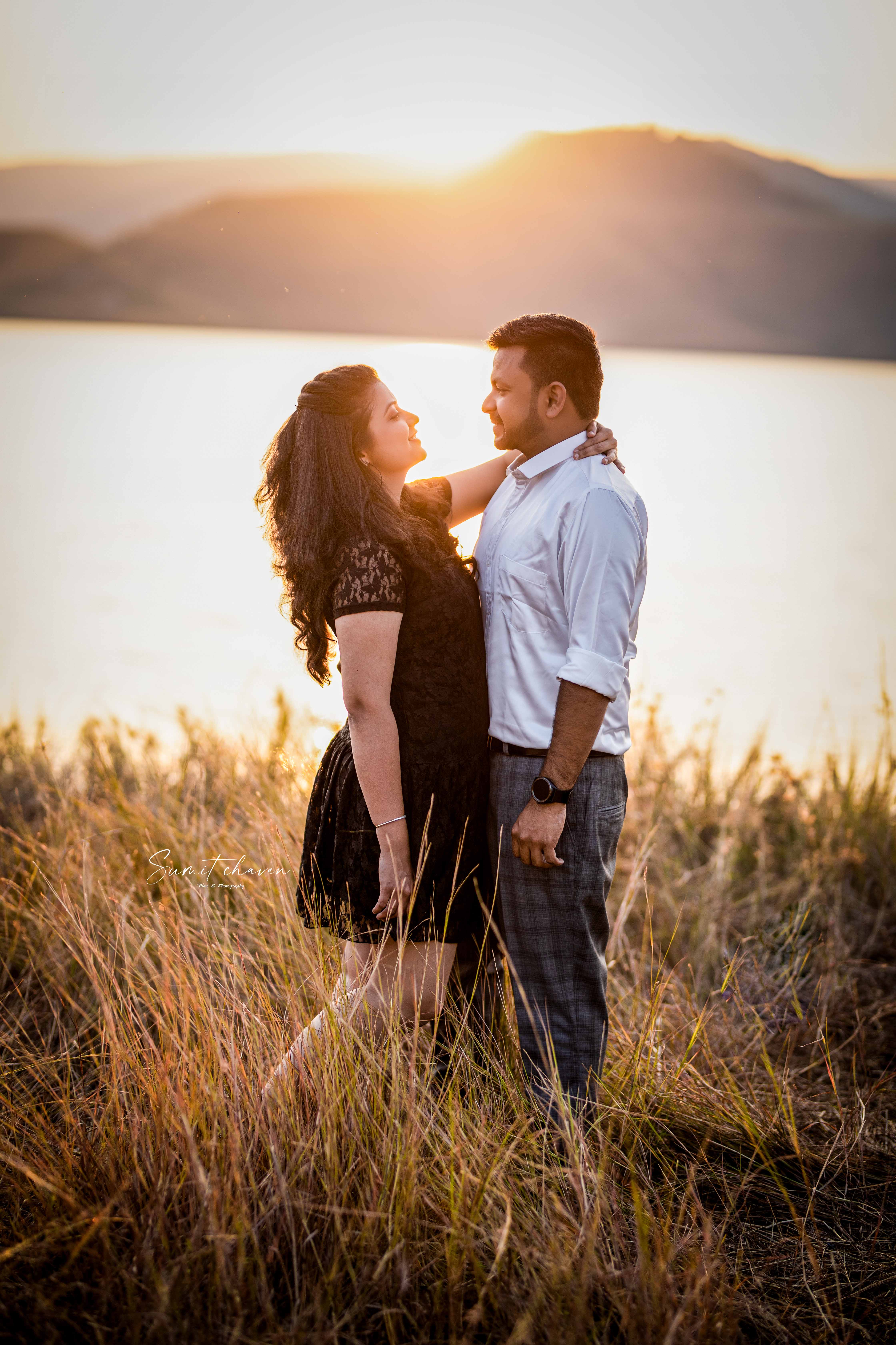 Sangam Mahuli elegant pre-wedding photography Satara - beautiful couple photography