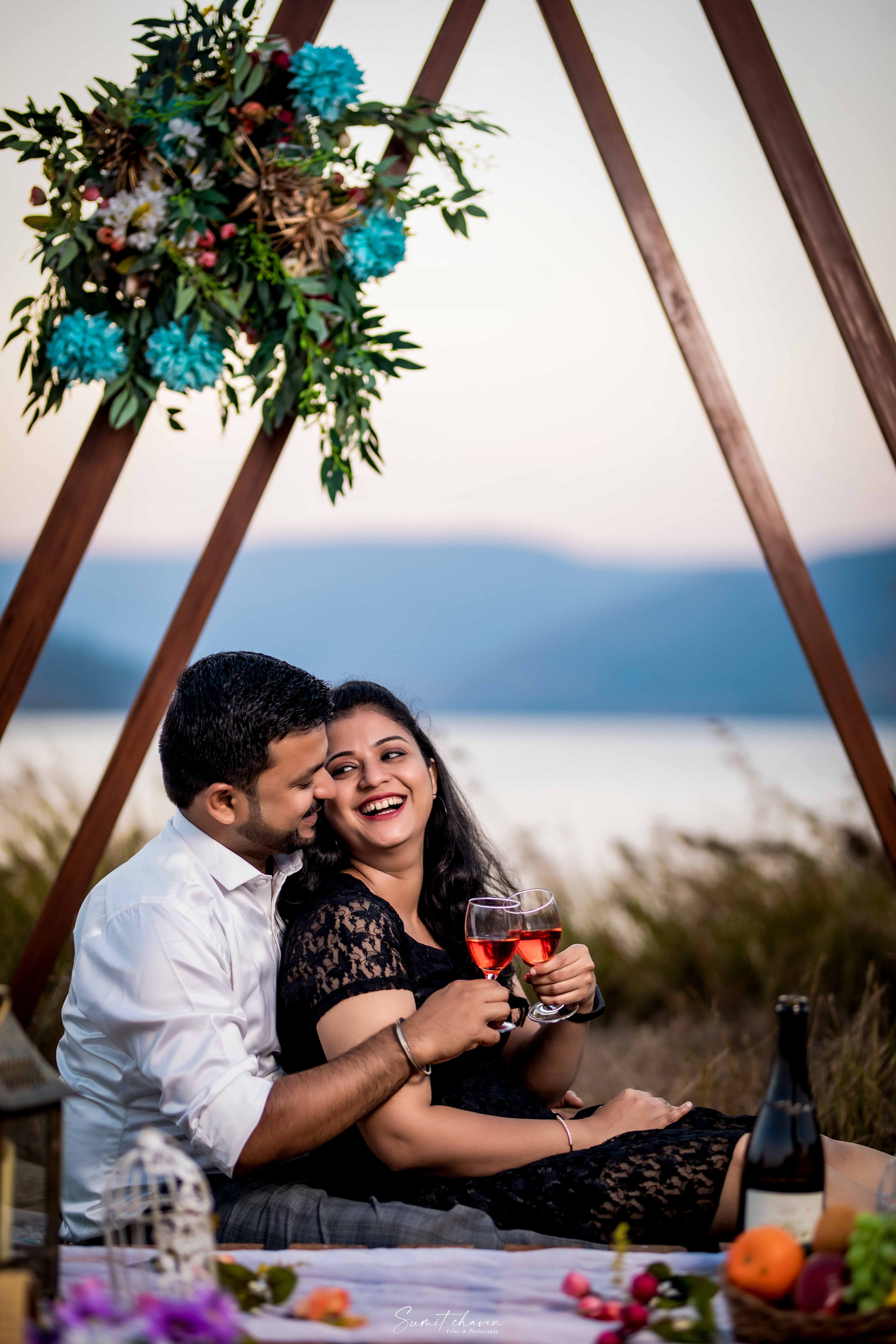 Sangam and Mahuli pre-wedding shoot Satara - elegant moments