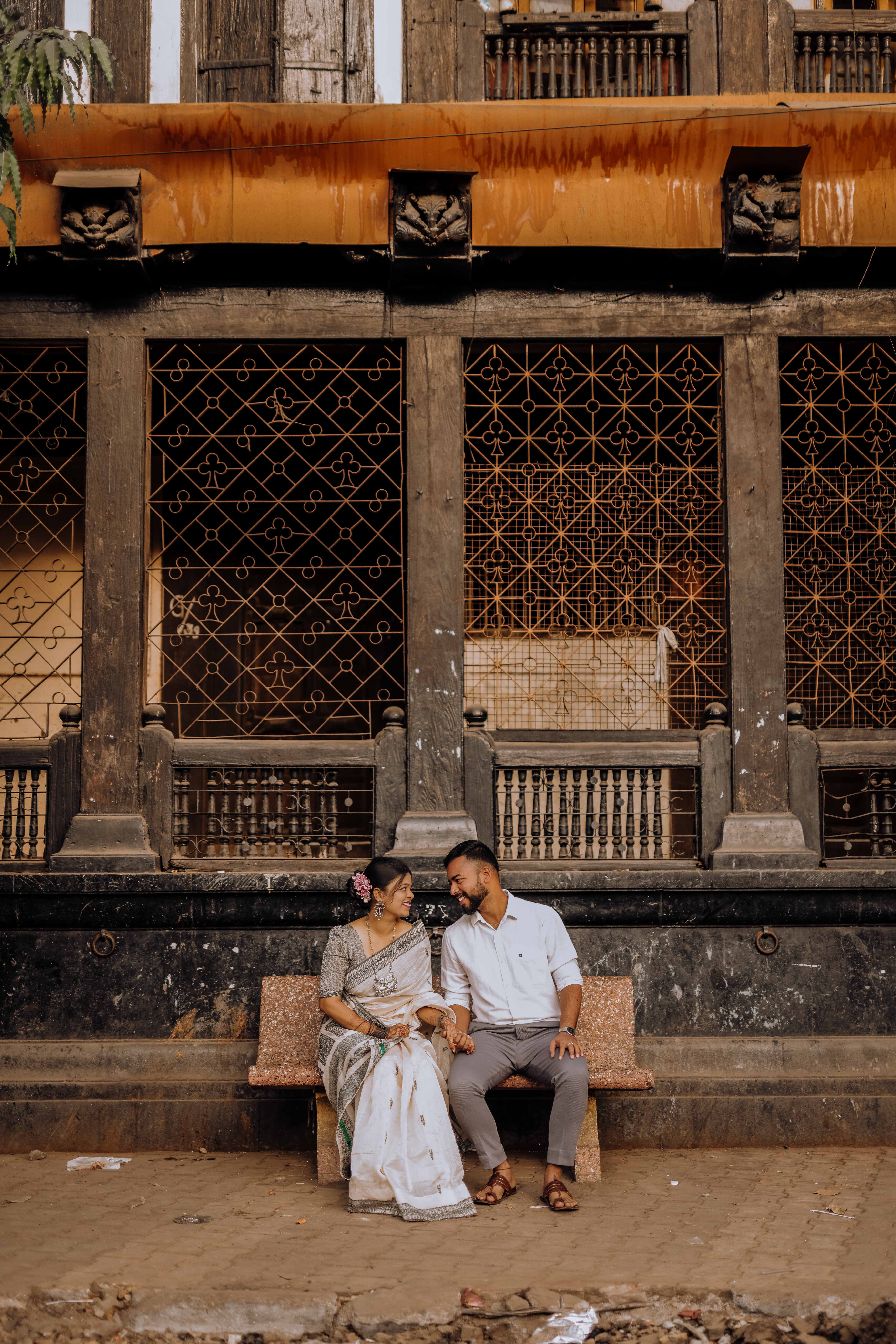 Ashutosh Neha pre-wedding shoot Rajwada Satara - natural couple photography
