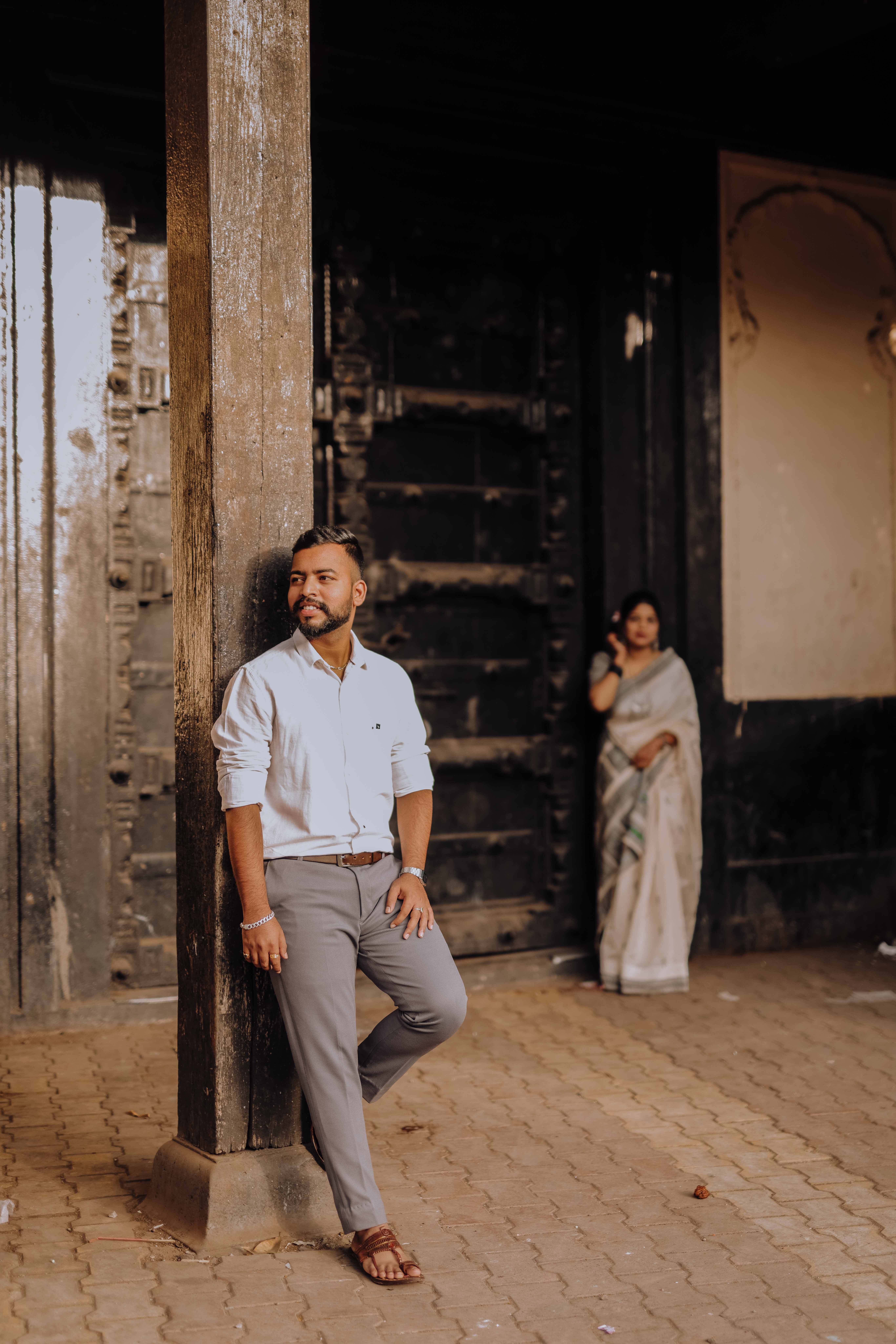 Ashutosh and Neha natural pre-wedding photography Rajwada Satara - couple moments
