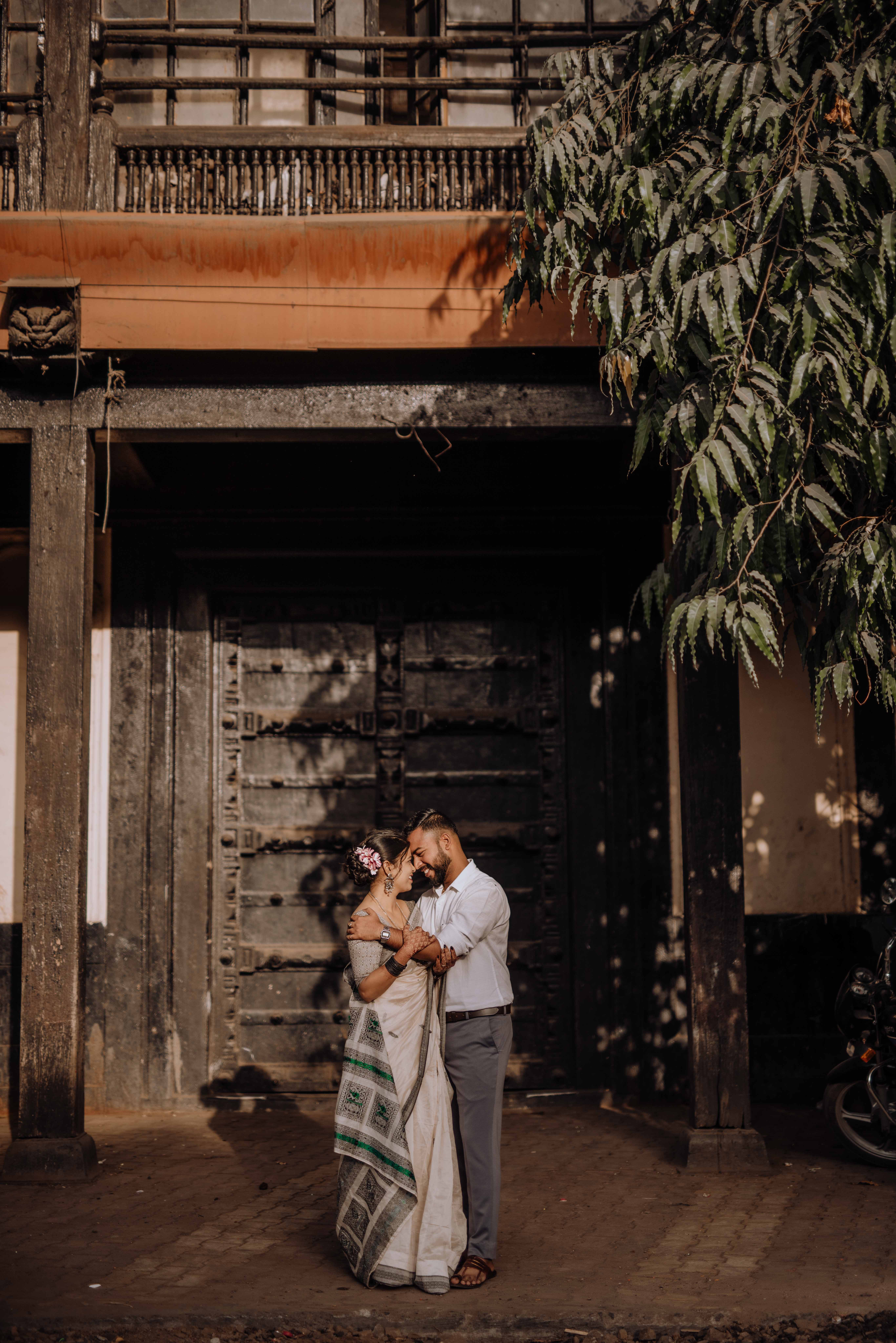 Ashutosh Neha pre-wedding shoot Rajwada Satara - beautiful couple photography