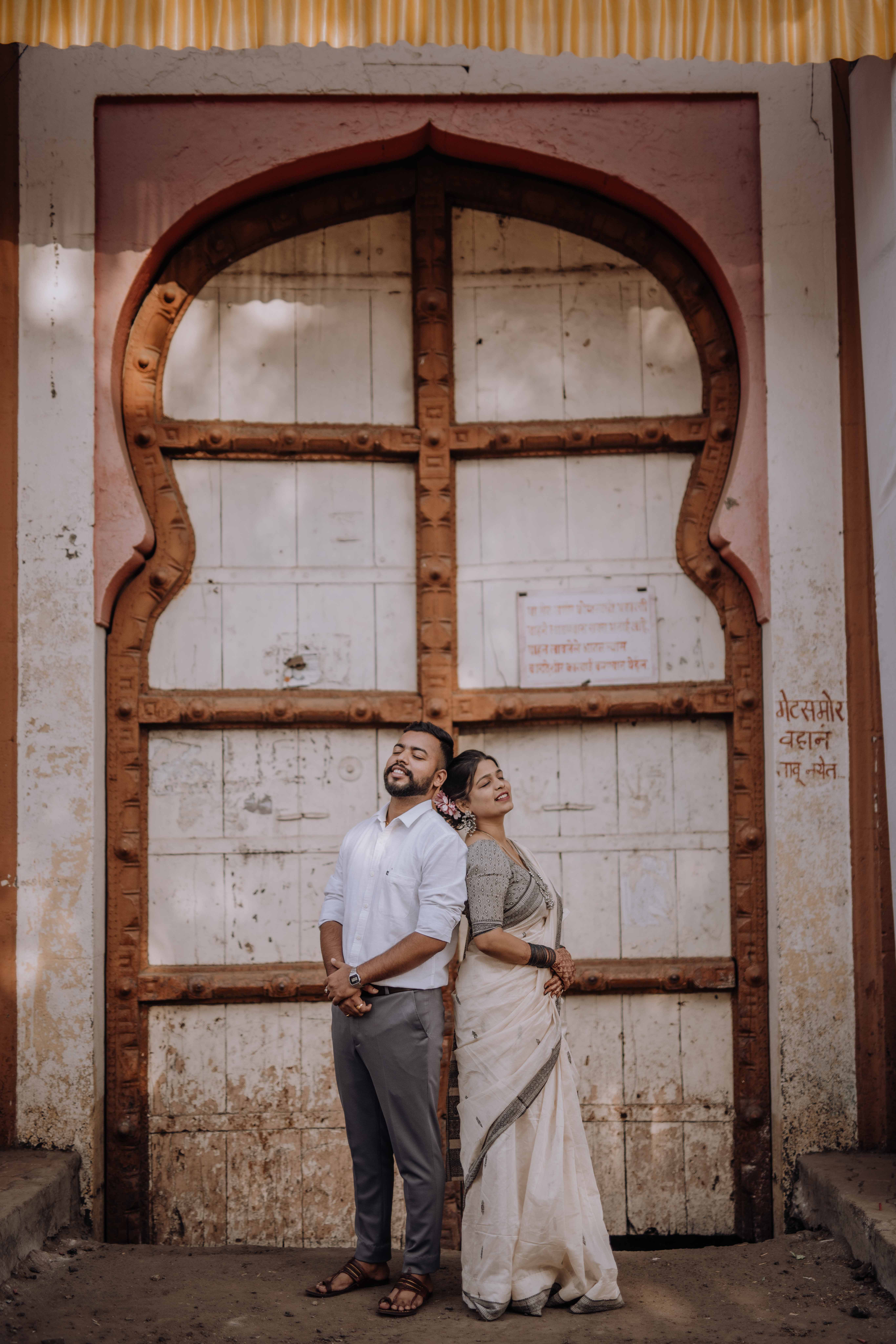 Ashutosh Neha pre-wedding collection Rajwada Satara - natural photography