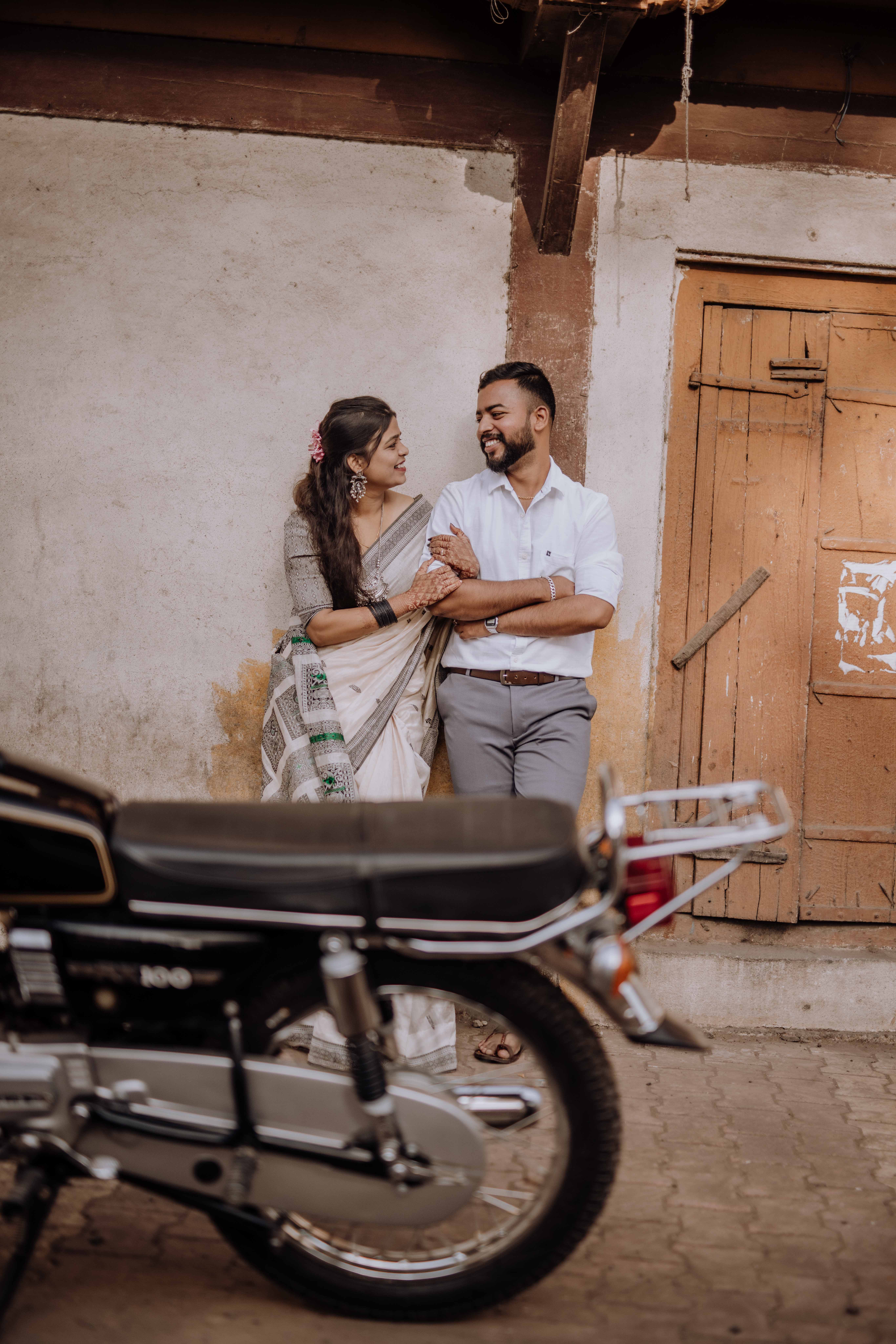 Ashutosh and Neha pre-wedding collection Rajwada Satara - stunning moments