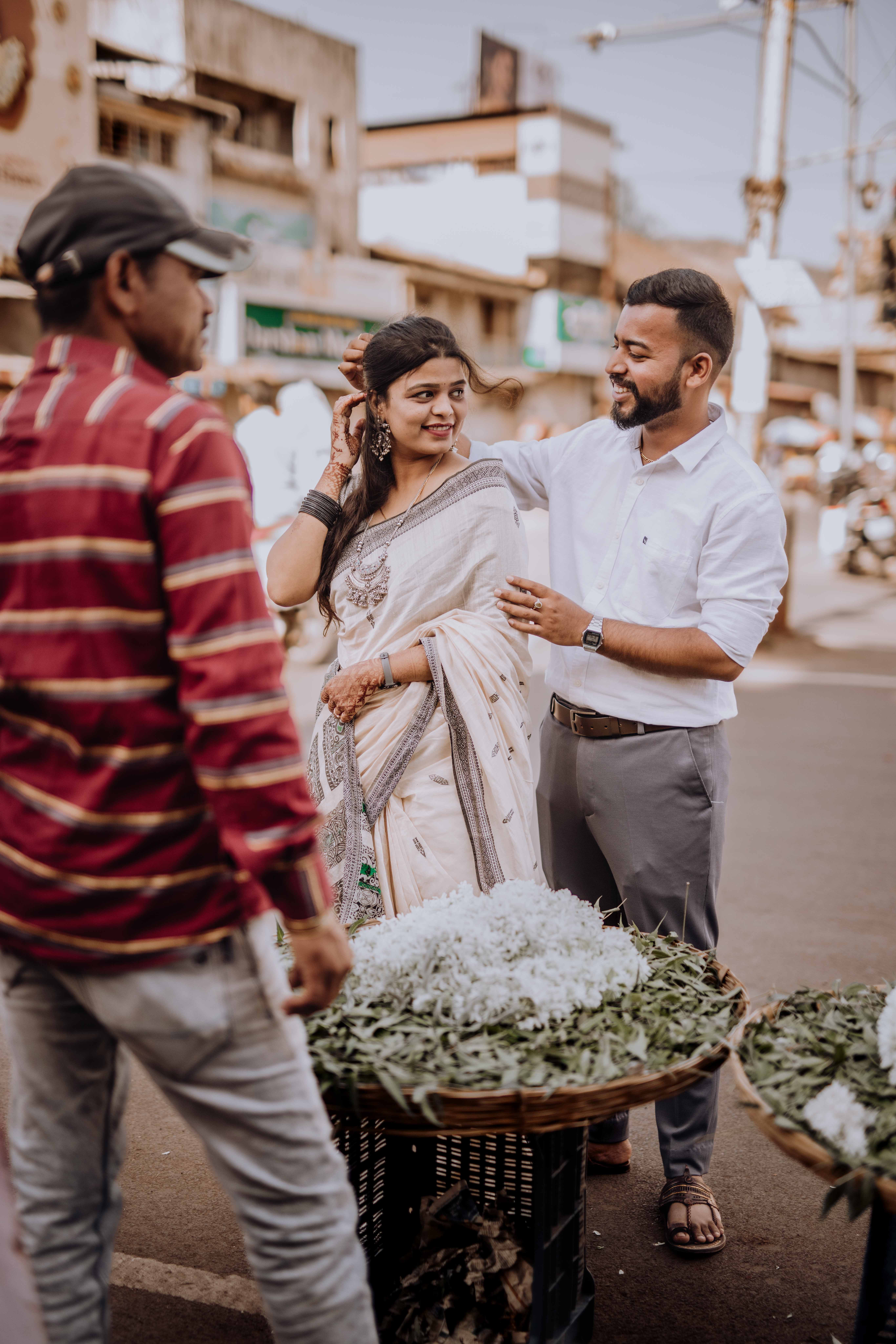Ashutosh Neha pre-wedding collection Rajwada Satara - natural portraits