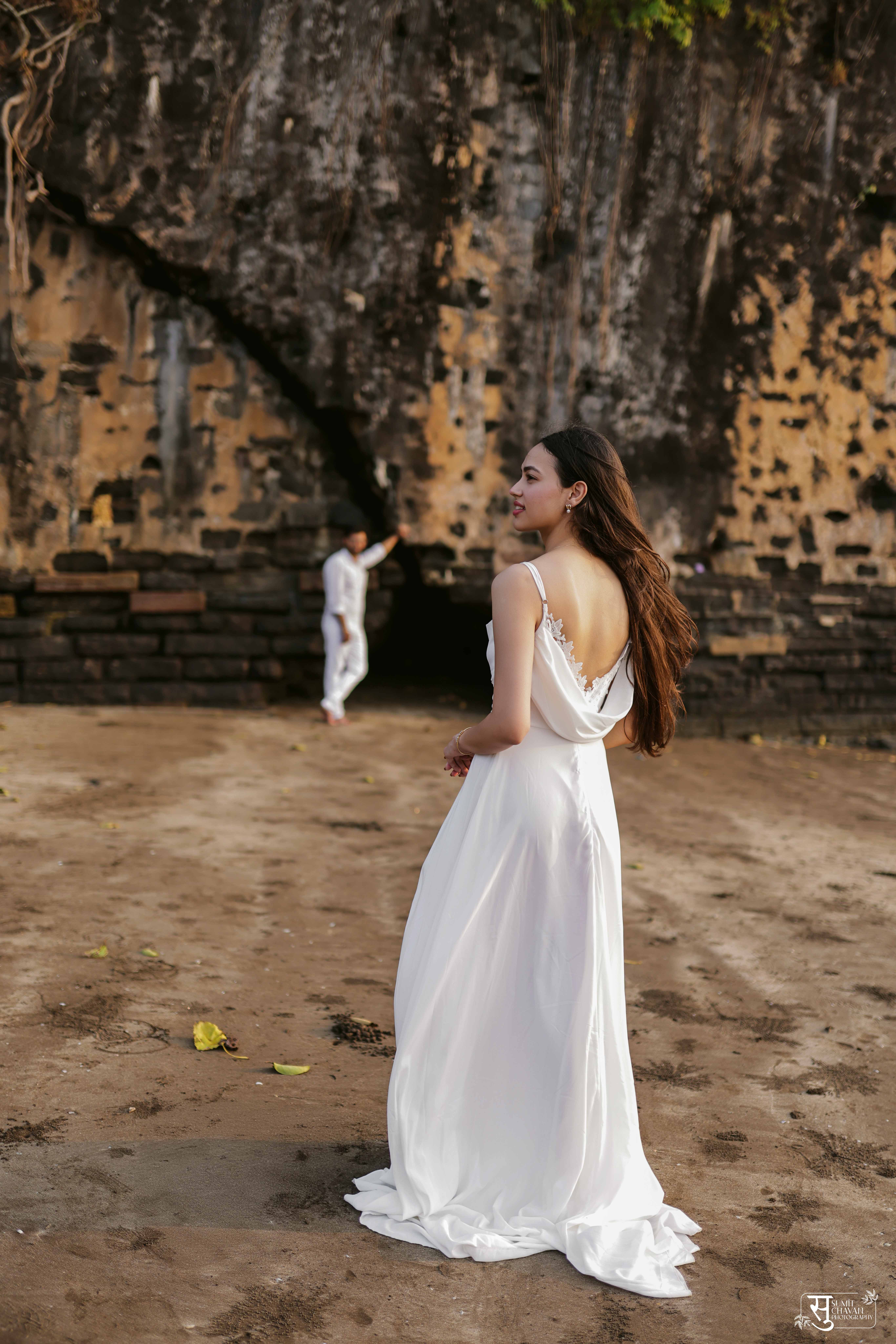 Pravan and Meghna artistic pre-wedding photography Alibagh - beautiful couple moments