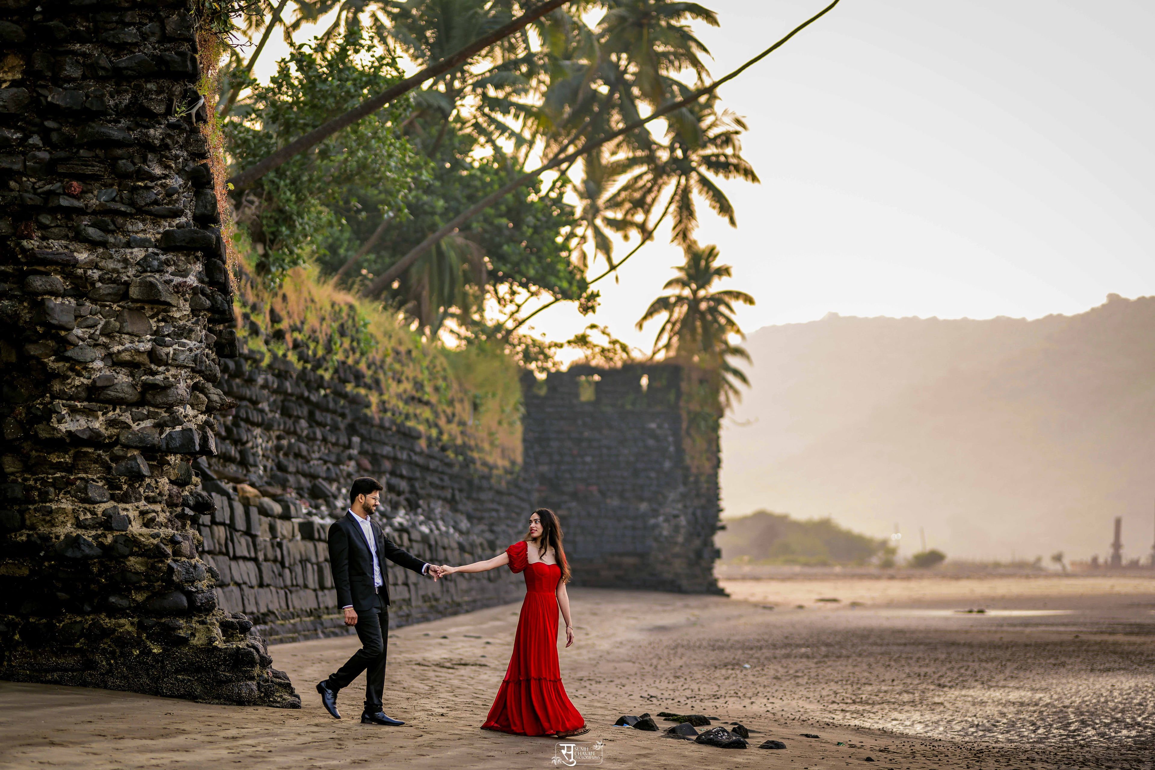 Pravan and Meghna artistic pre-wedding photography Alibagh - beautiful session