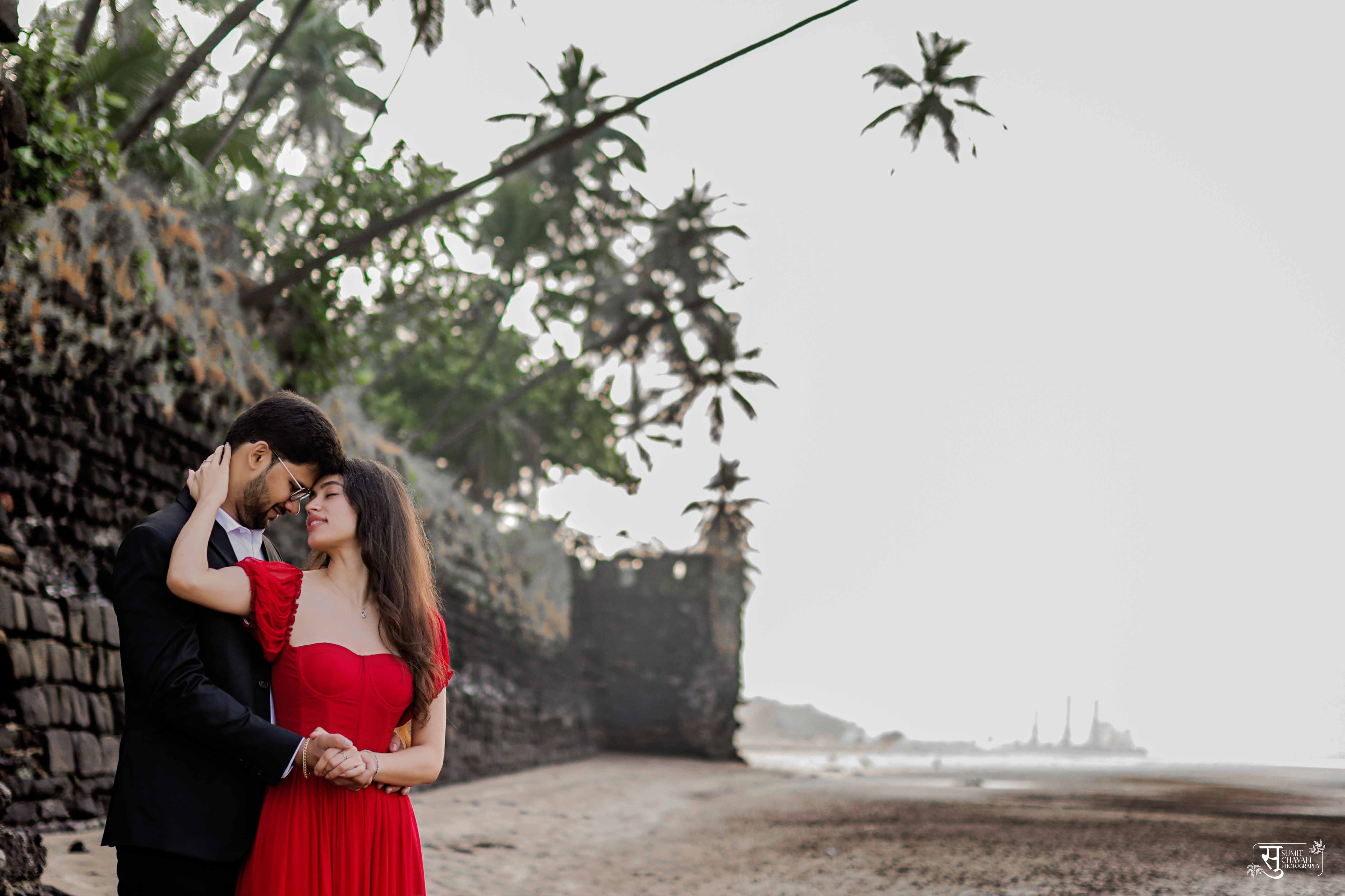 Pravan Meghna artistic pre-wedding photography Alibagh - beautiful couple photography