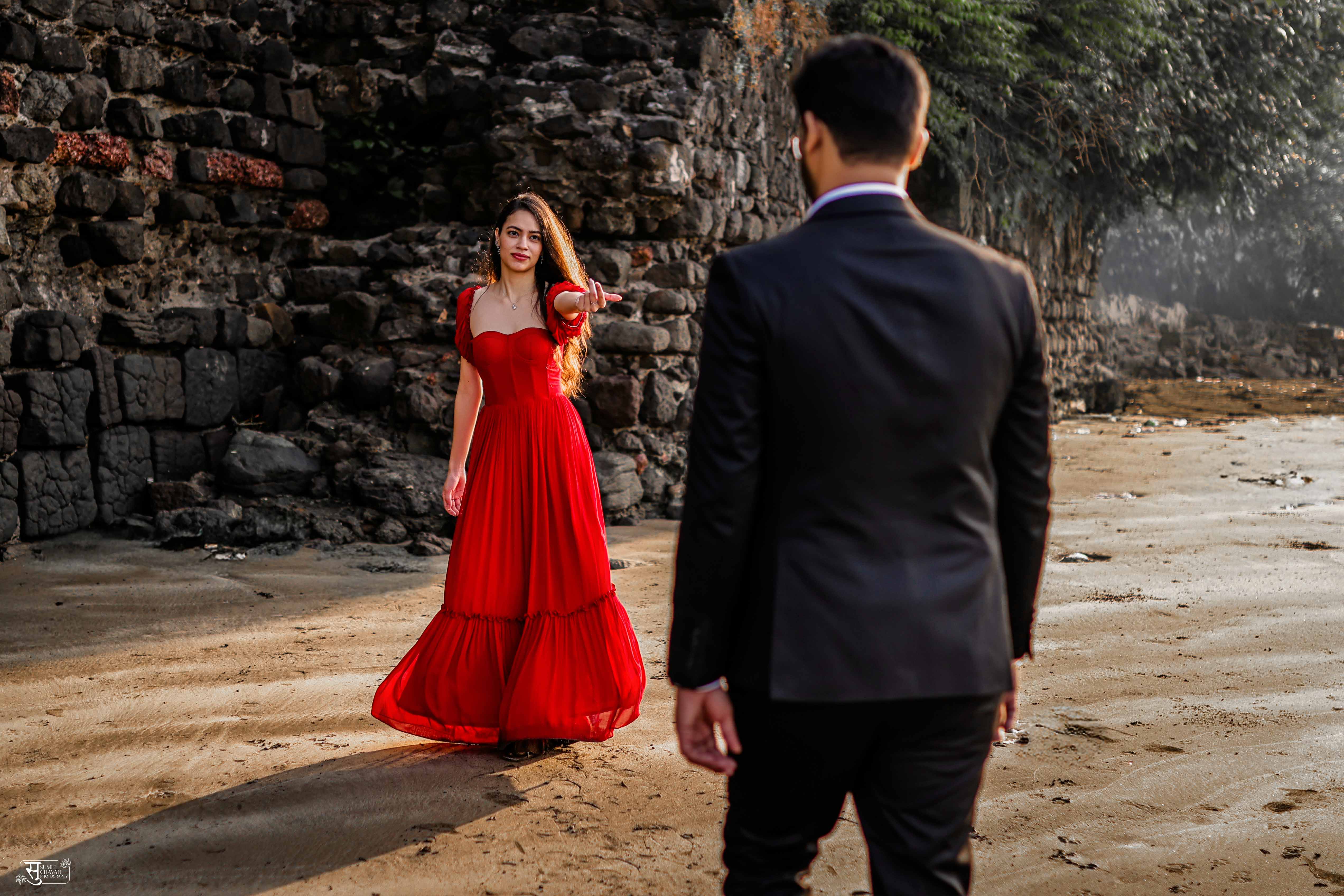 Pravan and Meghna artistic pre-wedding photography Alibagh - beautiful moments