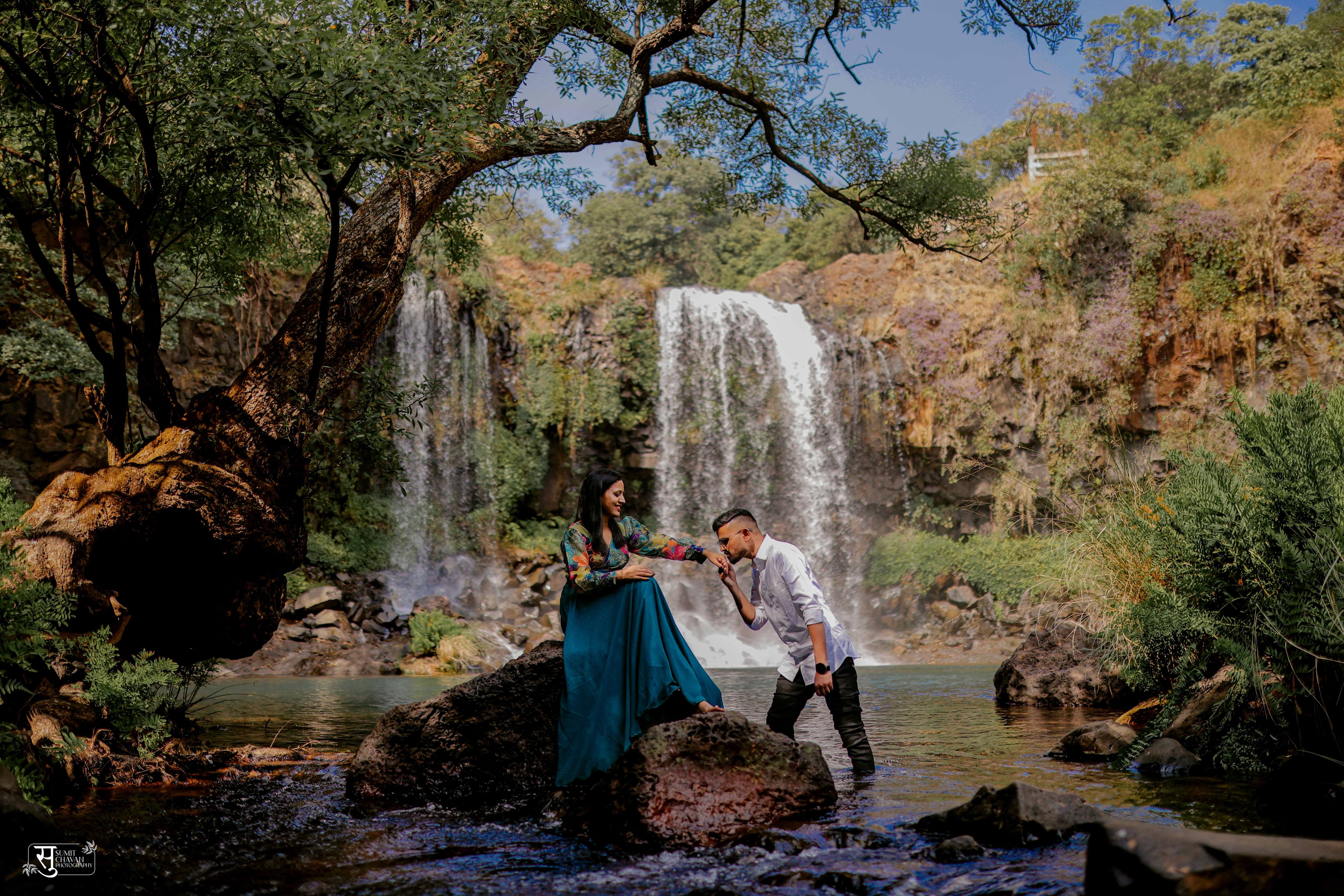 pre-wedding beautiful outdoor shoot - pre-wedding photography portfolio