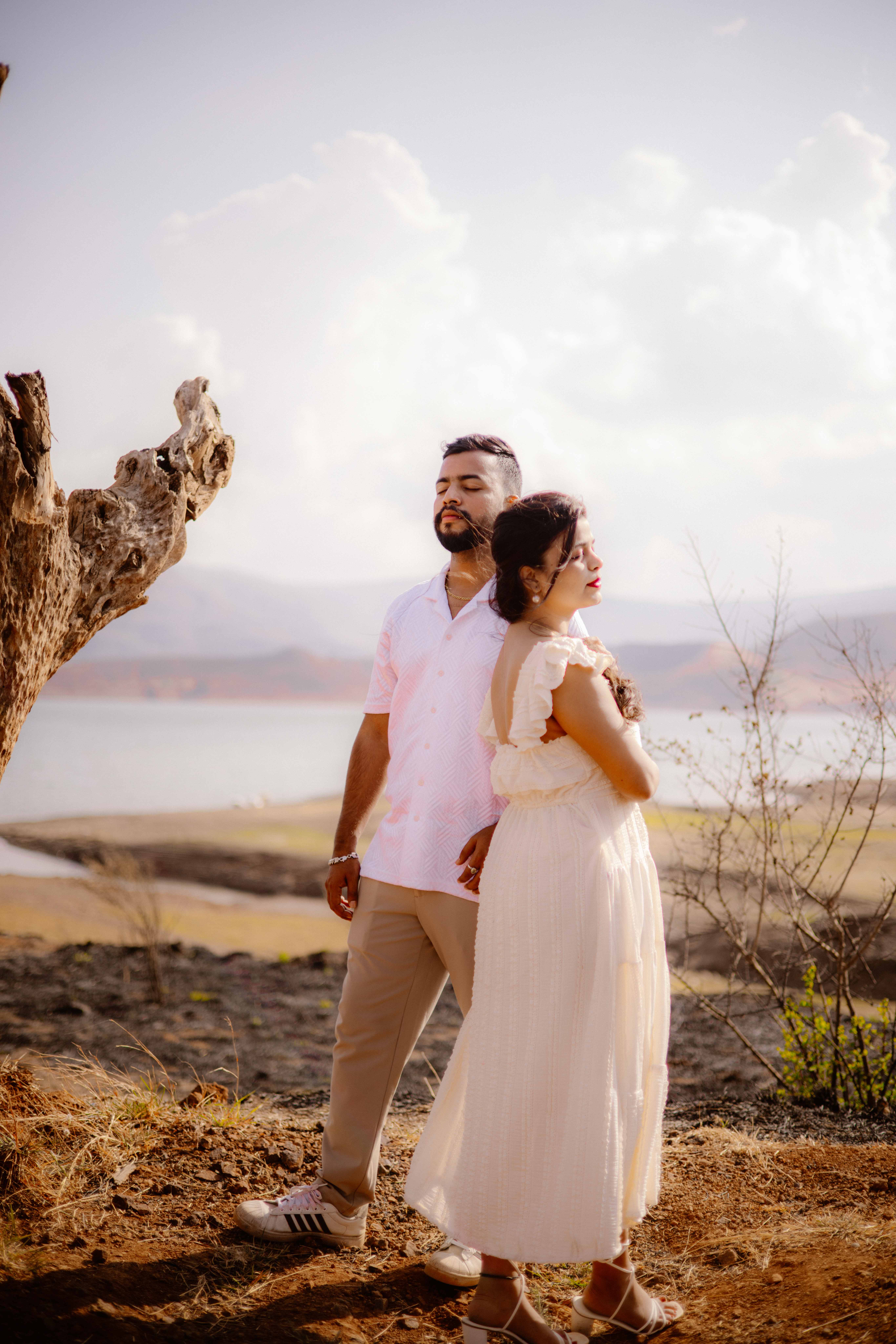 pre-wedding natural candid moments - pre-wedding photography portfolio