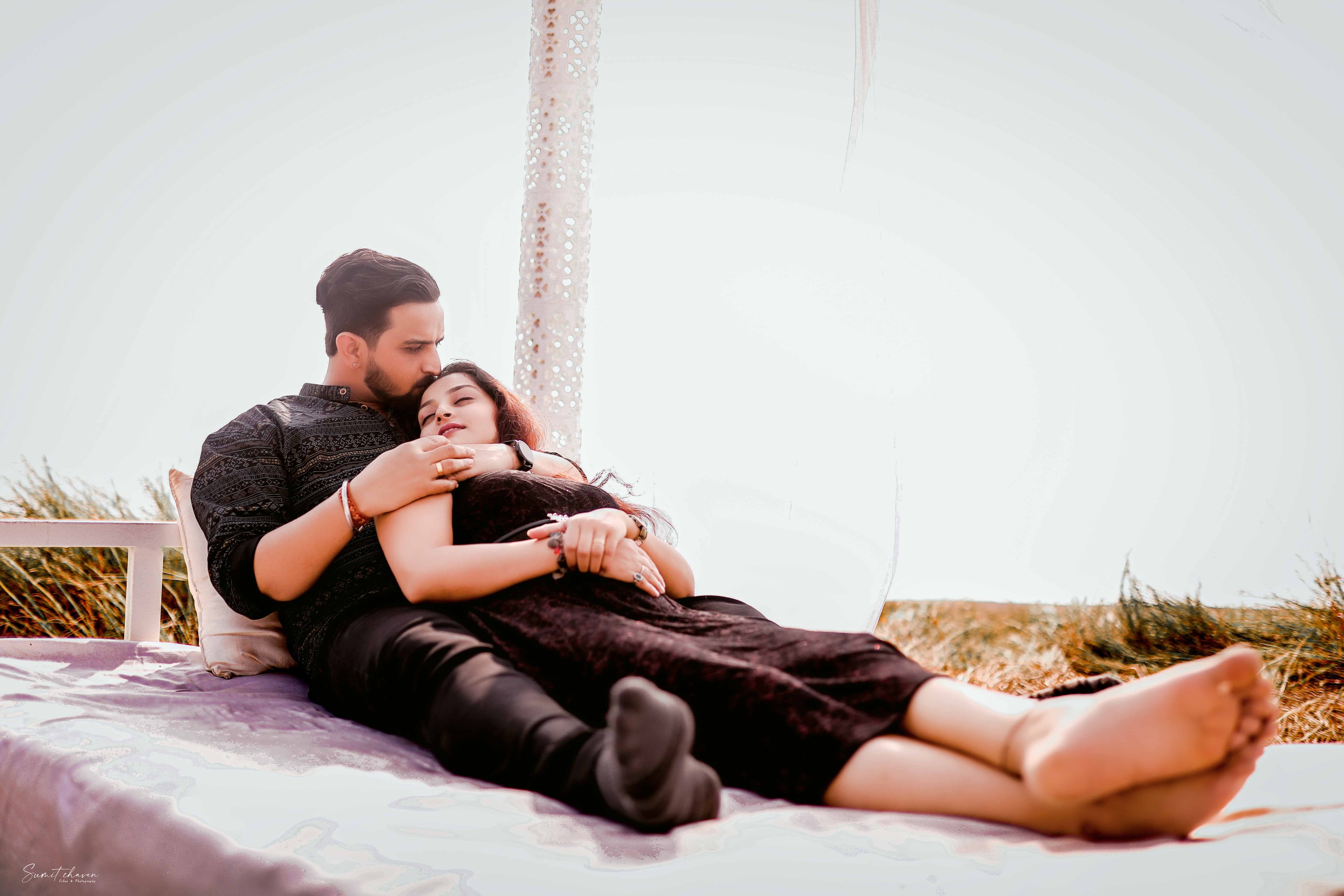 pre-wedding natural candid moments - pre-wedding photography portfolio